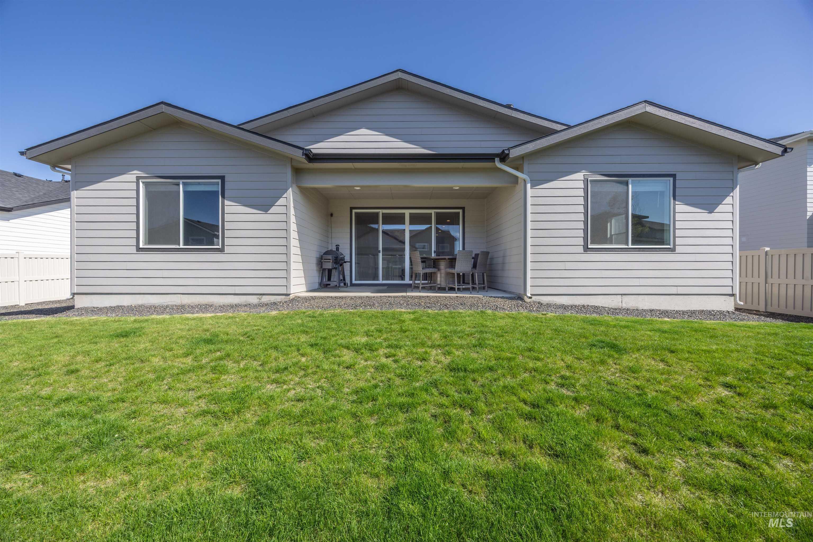 1407 Stirling Meadow St., Middleton, Idaho 83644, 3 Bedrooms, 2 Bathrooms, Residential For Sale, Price $615,000,MLS 98984551