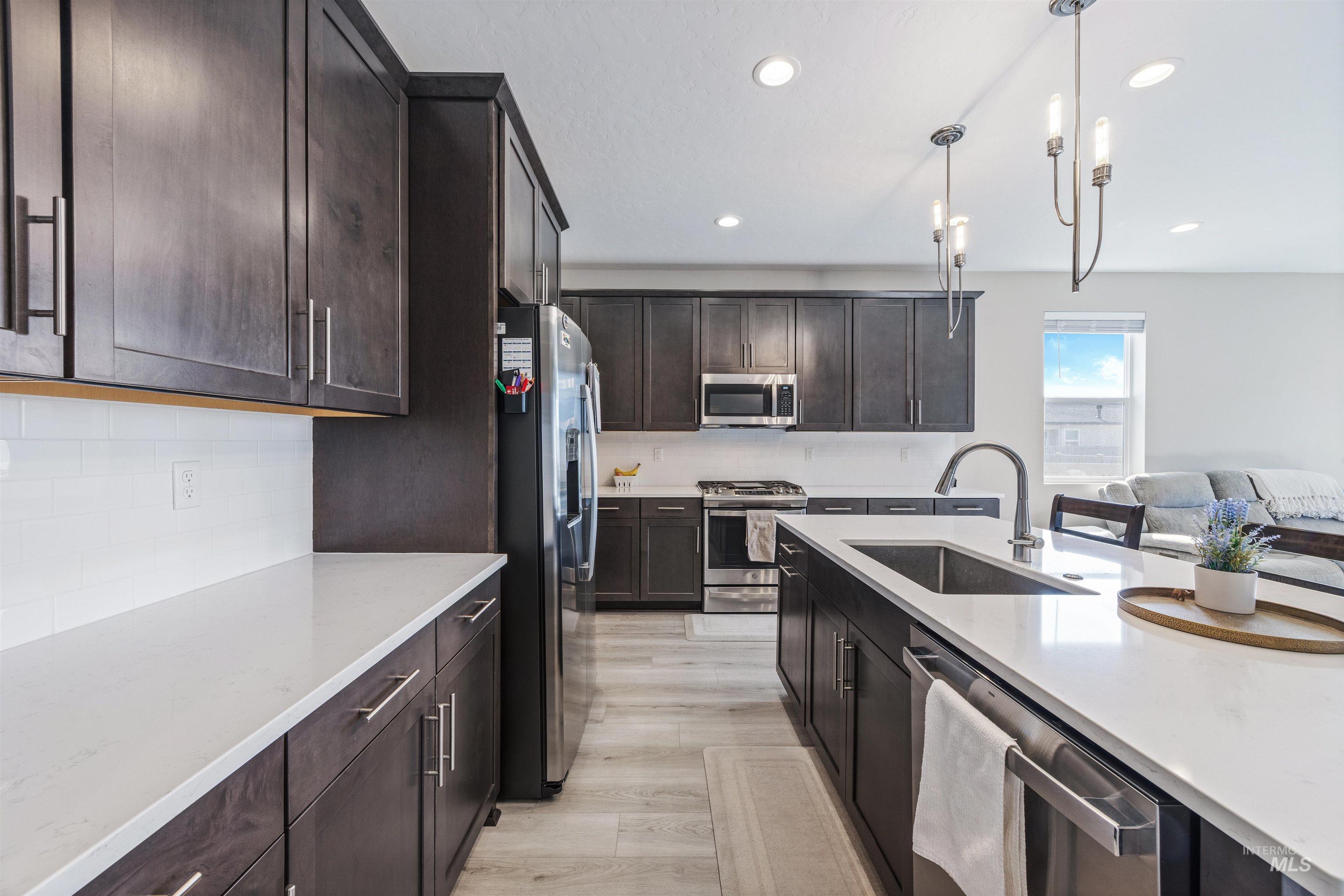 1407 Stirling Meadow St., Middleton, Idaho 83644, 3 Bedrooms, 2 Bathrooms, Residential For Sale, Price $615,000,MLS 98984551