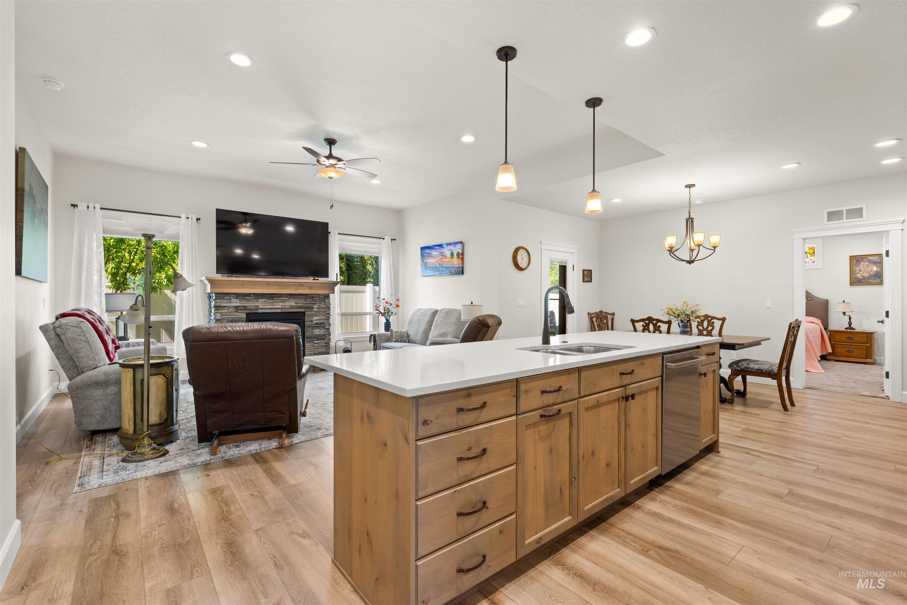 675 W Cedarburg Dr, Meridian, Idaho 83642-2602, 4 Bedrooms, 3 Bathrooms, Residential For Sale, Price $650,000,MLS 98984553