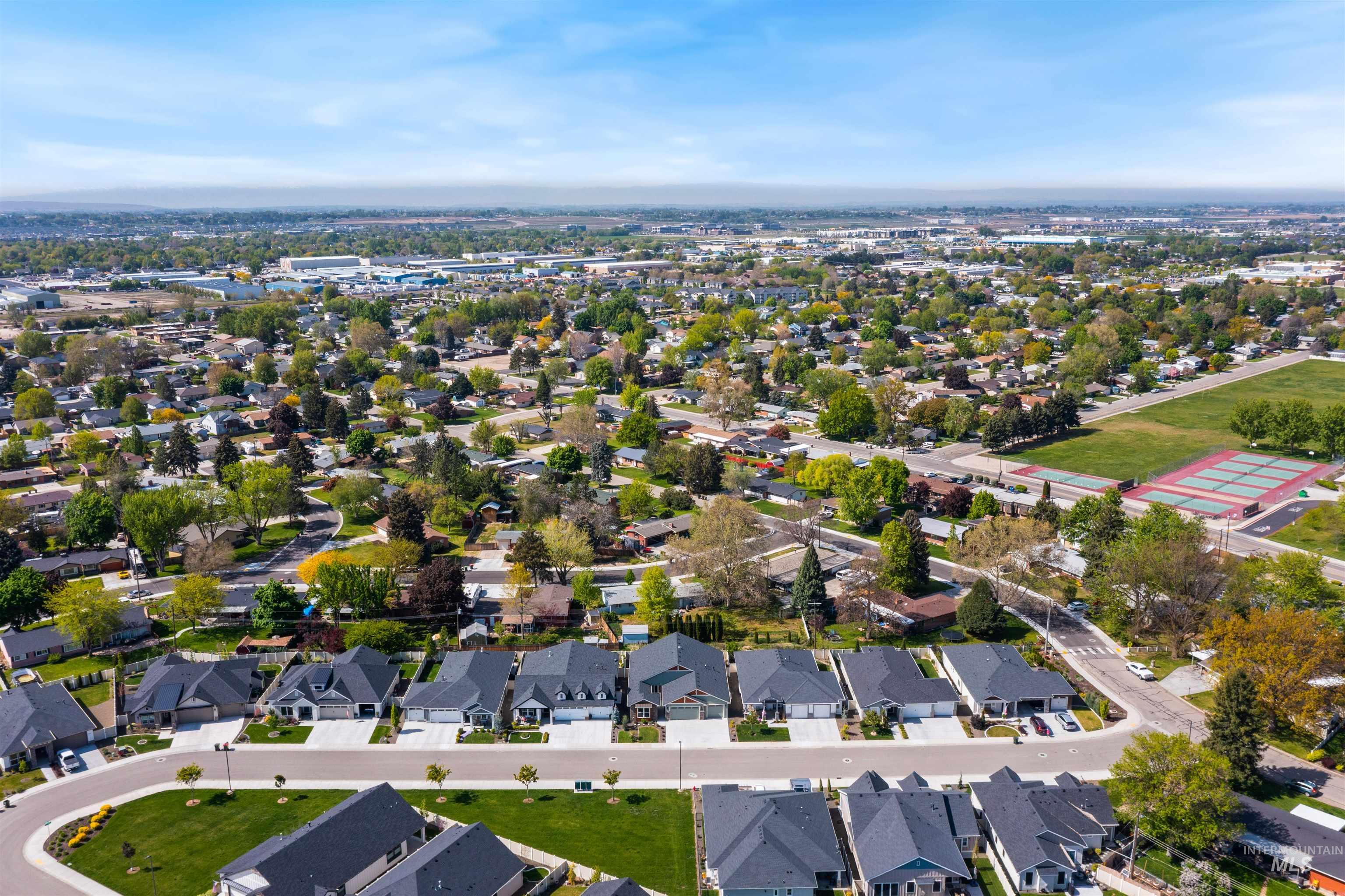 675 W Cedarburg Dr, Meridian, Idaho 83642-2602, 4 Bedrooms, 3 Bathrooms, Residential For Sale, Price $650,000,MLS 98984553