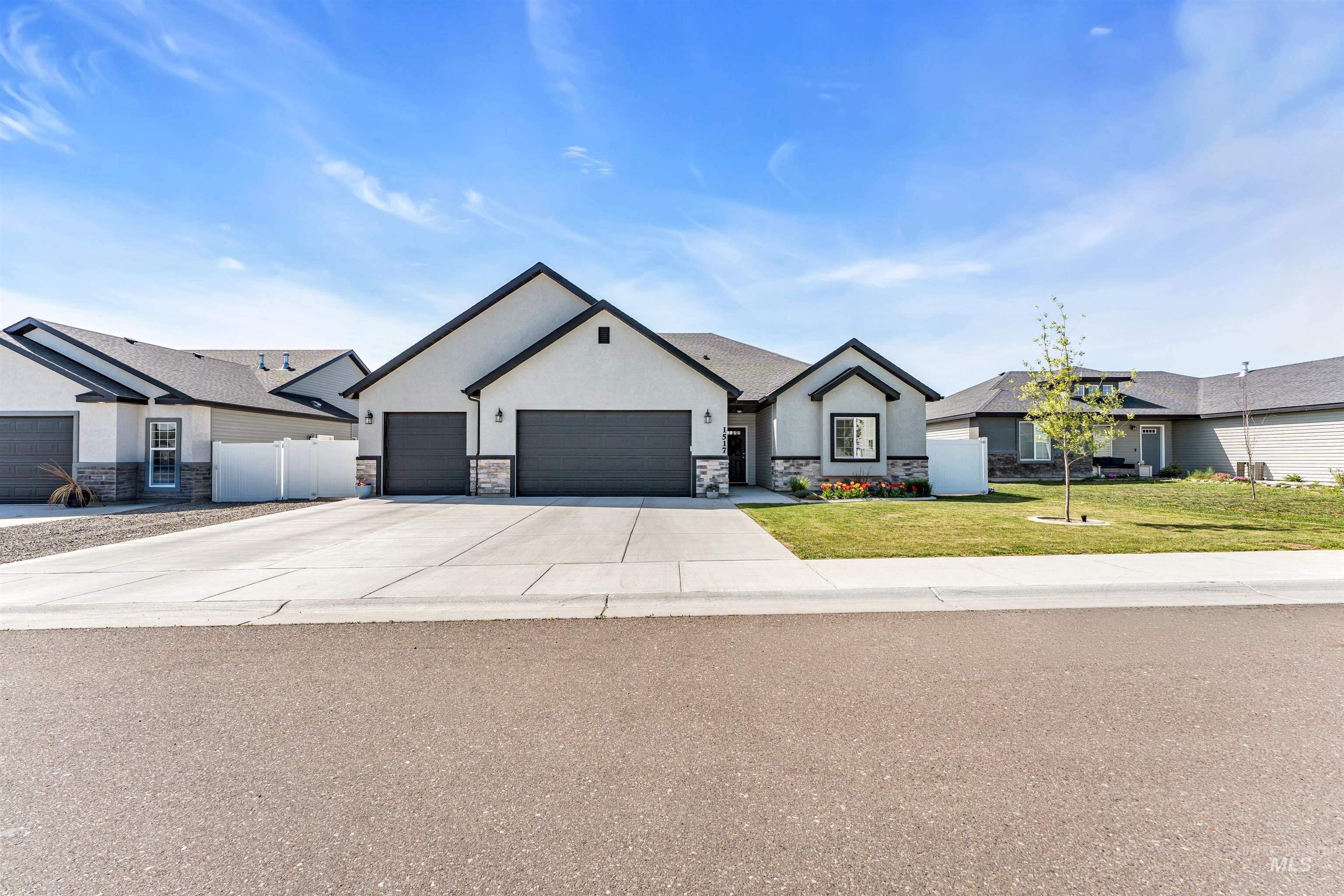 1517 N Birch St, Jerome, Idaho 83338, 3 Bedrooms, 2 Bathrooms, Residential For Sale, Price $474,900, 98984558