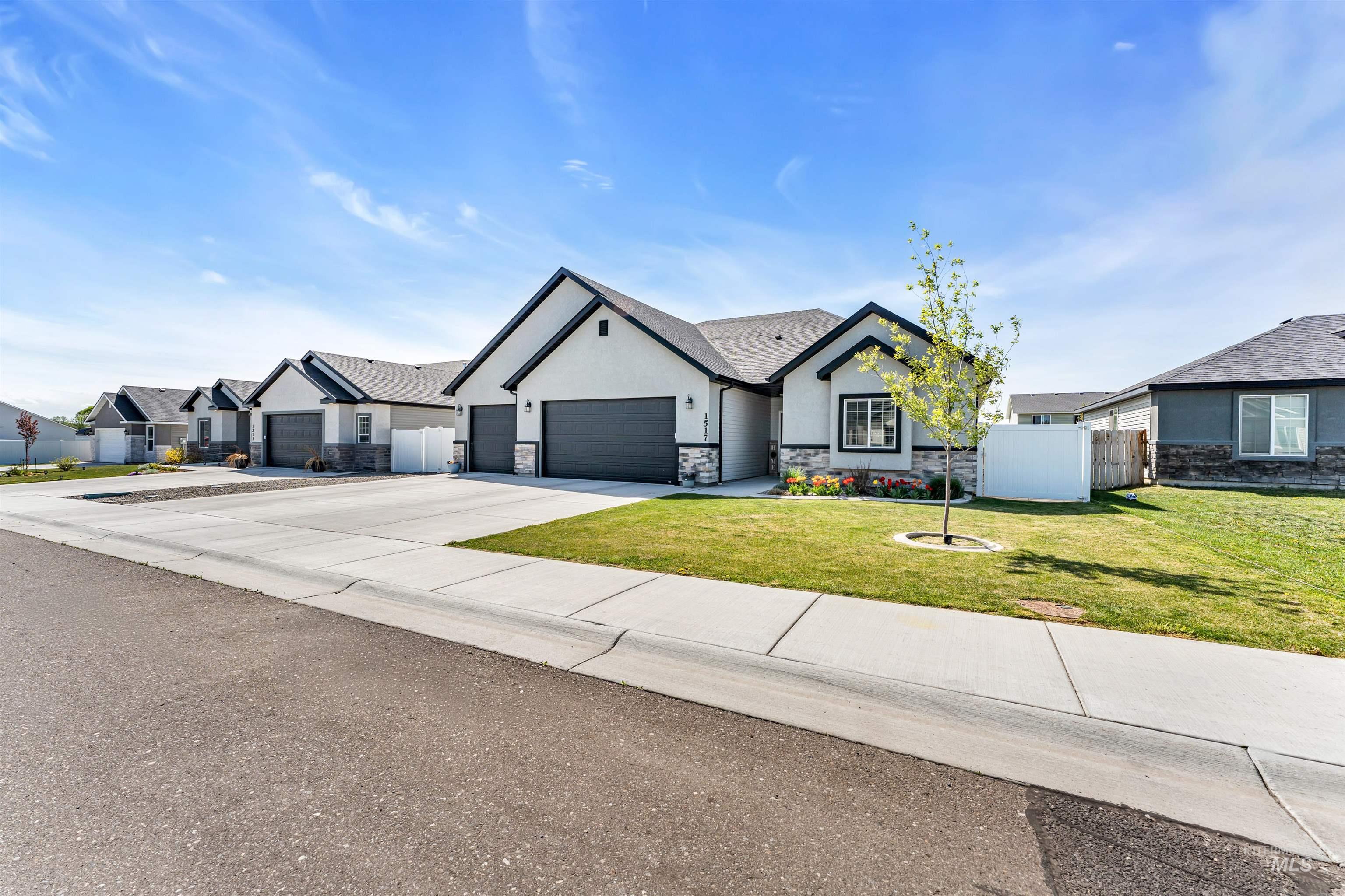 1517 N Birch St, Jerome, Idaho 83338, 3 Bedrooms, 2 Bathrooms, Residential For Sale, Price $474,900, 98984558