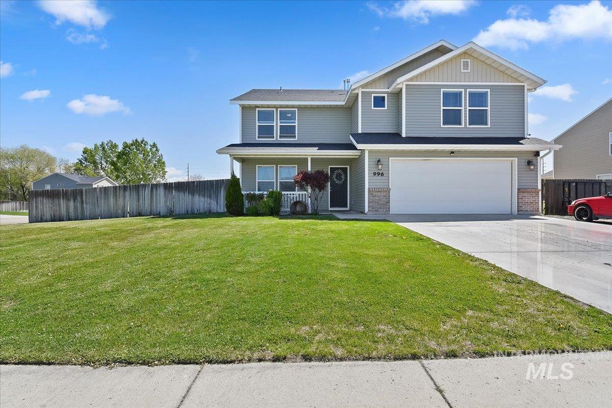 996 S Bobby, Kuna, Idaho 83634, 4 Bedrooms, 2.5 Bathrooms, Residential For Sale, Price $489,000, 98984561