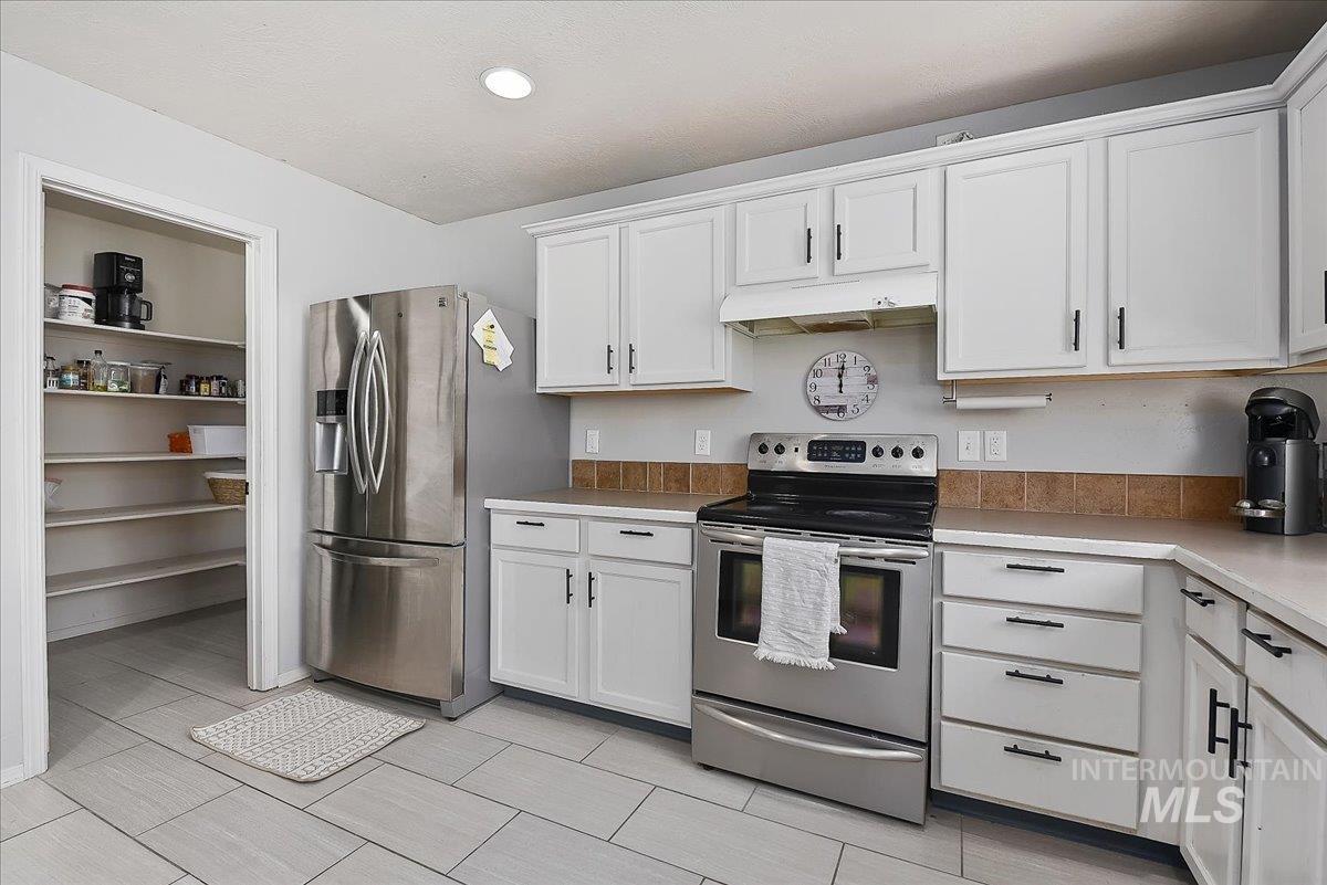 996 S Bobby, Kuna, Idaho 83634, 4 Bedrooms, 2.5 Bathrooms, Residential For Sale, Price $489,000, 98984561