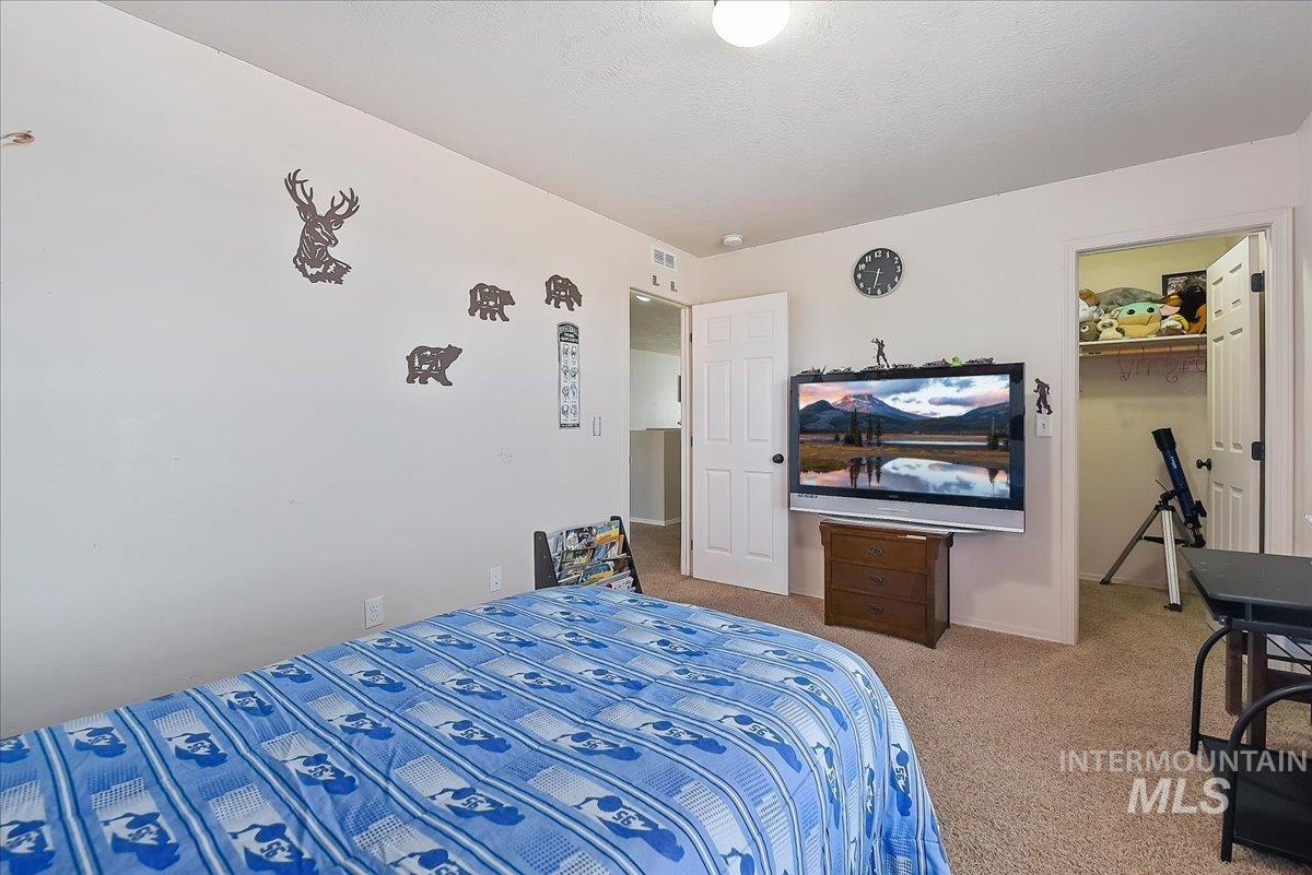 996 S Bobby, Kuna, Idaho 83634, 4 Bedrooms, 2.5 Bathrooms, Residential For Sale, Price $489,000, 98984561