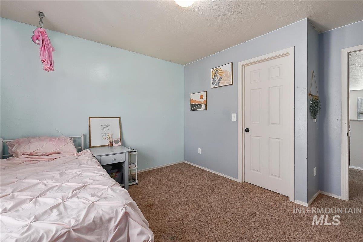 996 S Bobby, Kuna, Idaho 83634, 4 Bedrooms, 2.5 Bathrooms, Residential For Sale, Price $489,000, 98984561