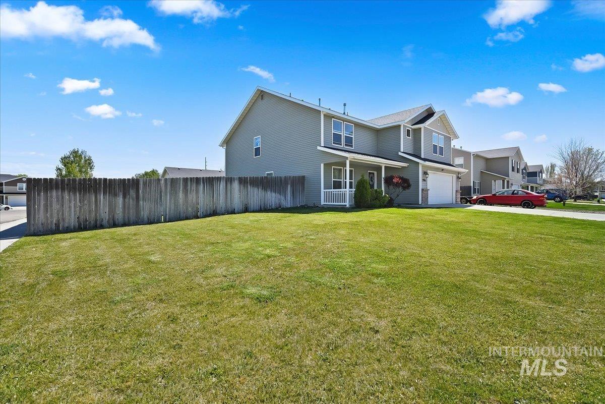 996 S Bobby, Kuna, Idaho 83634, 4 Bedrooms, 2.5 Bathrooms, Residential For Sale, Price $489,000, 98984561