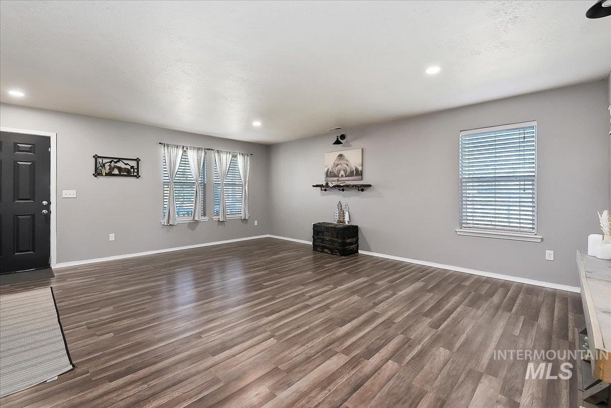 996 S Bobby, Kuna, Idaho 83634, 4 Bedrooms, 2.5 Bathrooms, Residential For Sale, Price $489,000, 98984561