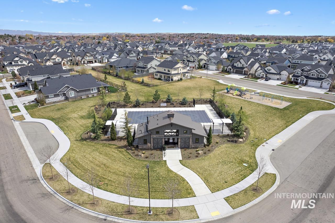 6216 S Wayland Way, Meridian, Idaho 83642, 4 Bedrooms, 2.5 Bathrooms, Residential For Sale, Price $585,000,MLS 98984563