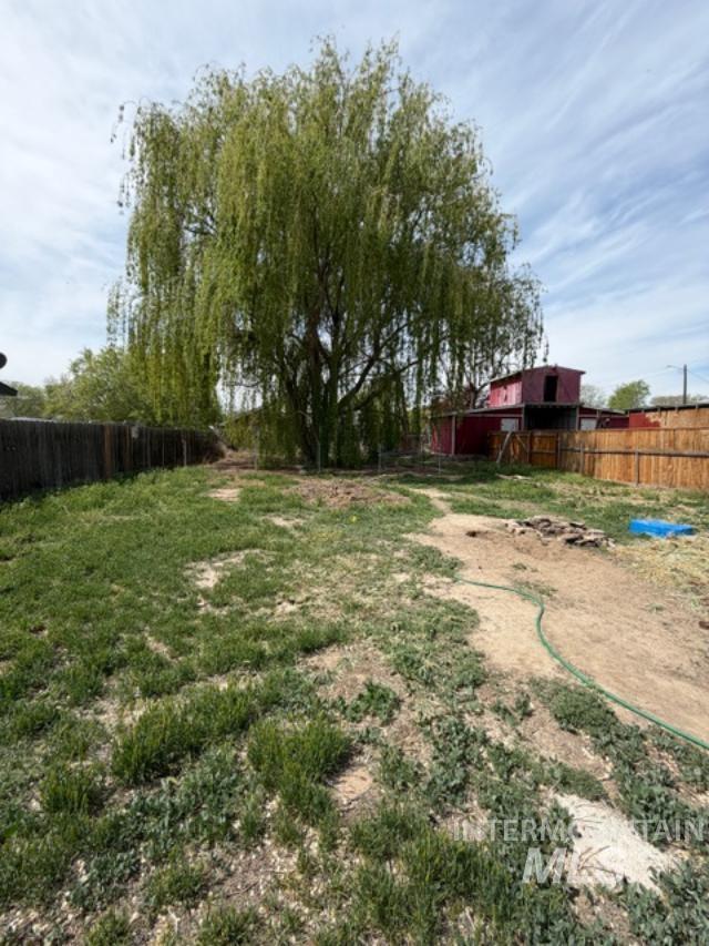 105 3rd Street, Grand View, Idaho 83624, 3 Bedrooms, 1 Bathroom, Residential For Sale, Price $240,000,MLS 98984565