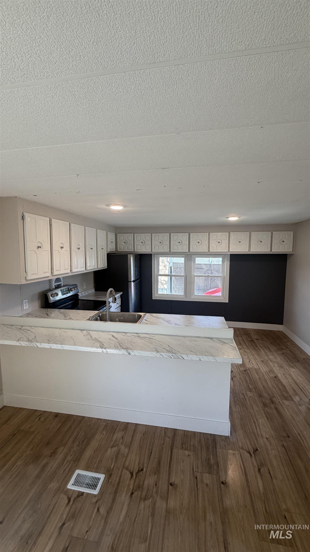 818 N Illinois Ave, Caldwell, Idaho 83605, 2 Bedrooms, 1 Bathroom, Residential For Sale, Price $54,900,MLS 98984571