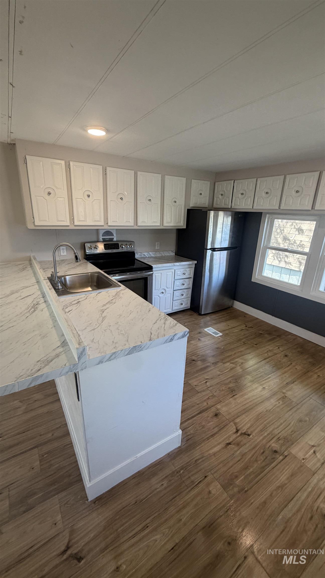 818 N Illinois Ave, Caldwell, Idaho 83605, 2 Bedrooms, 1 Bathroom, Residential For Sale, Price $54,900,MLS 98984571