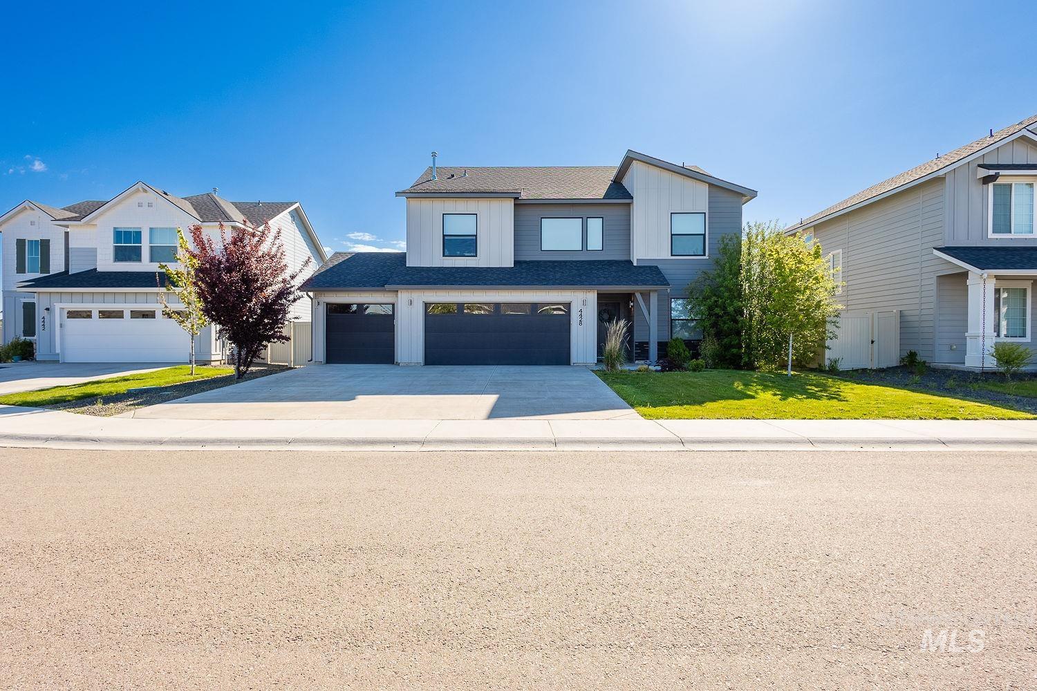 4428 N Brandy Creek Ave, Meridian, Idaho 83646, 4 Bedrooms, 2.5 Bathrooms, Residential For Sale, Price $595,000, 98984575