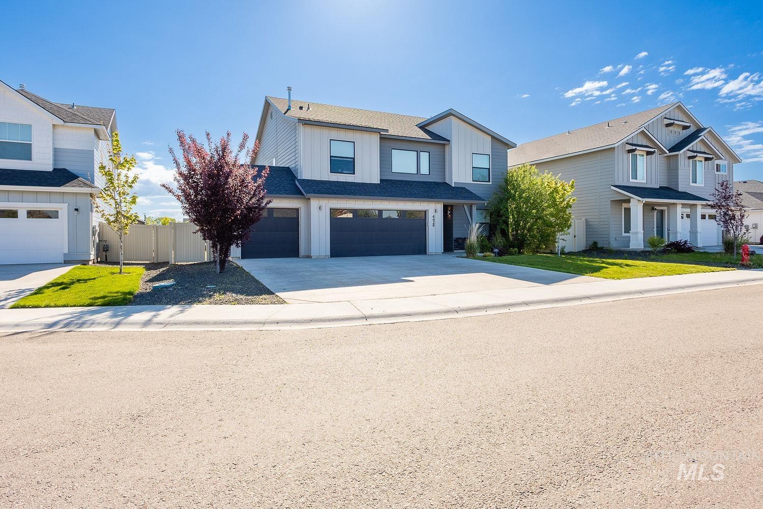 4428 N Brandy Creek Ave, Meridian, Idaho 83646, 4 Bedrooms, 2.5 Bathrooms, Residential For Sale, Price $595,000,MLS 98984575