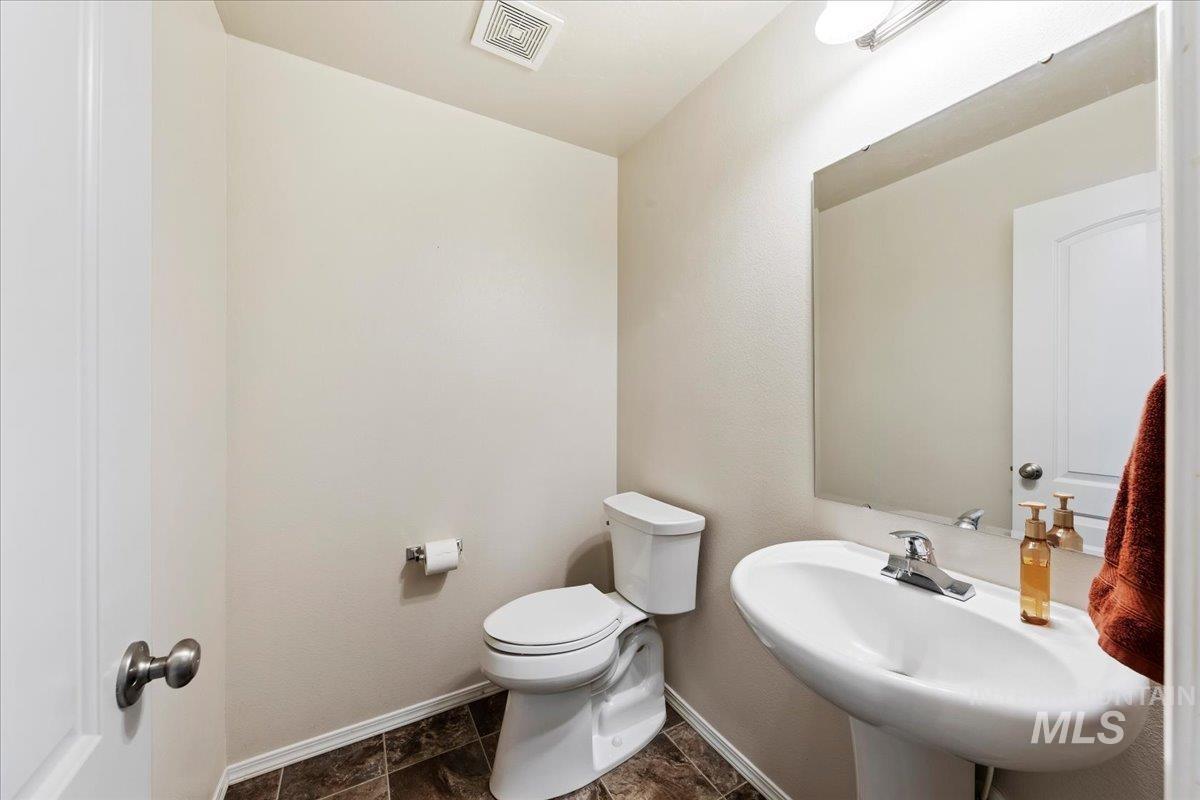 1555 Condor Dr., Middleton, Idaho 83644, 5 Bedrooms, 2.5 Bathrooms, Residential For Sale, Price $515,000,MLS 98984580