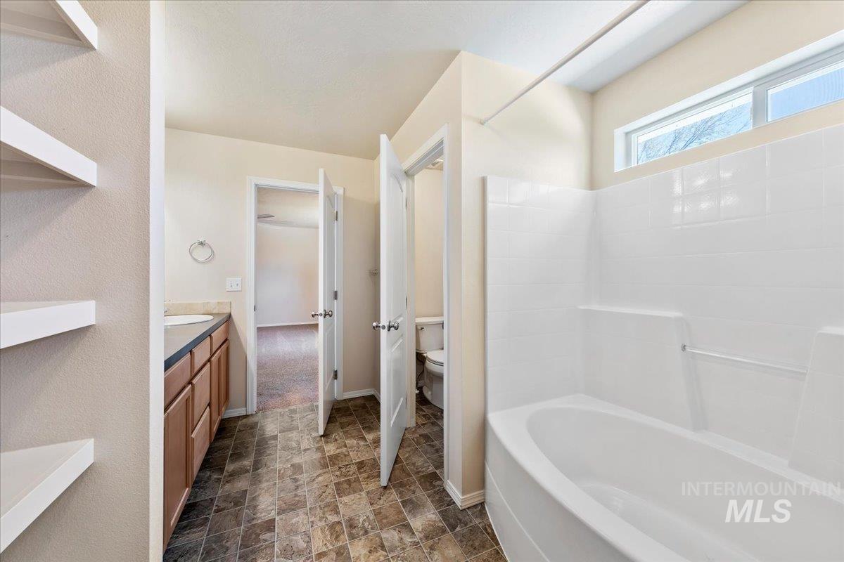 1555 Condor Dr., Middleton, Idaho 83644, 5 Bedrooms, 2.5 Bathrooms, Residential For Sale, Price $515,000,MLS 98984580