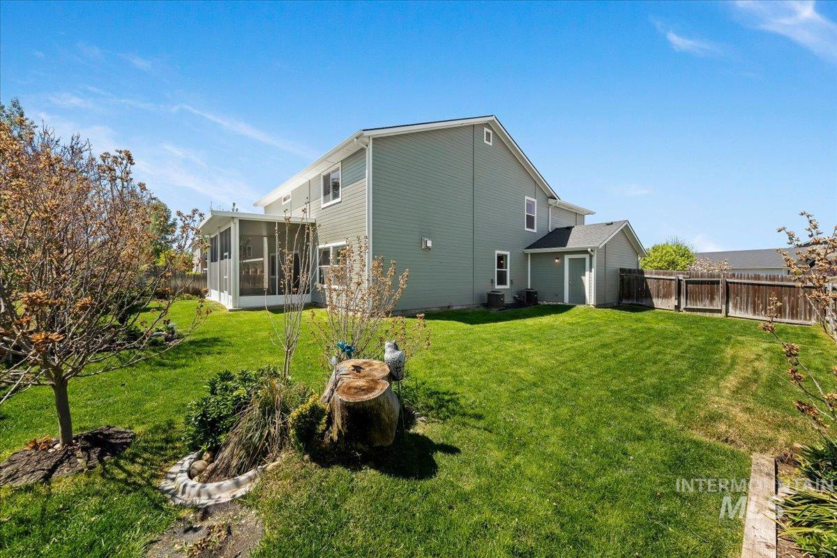 1555 Condor Dr., Middleton, Idaho 83644, 5 Bedrooms, 2.5 Bathrooms, Residential For Sale, Price $515,000,MLS 98984580