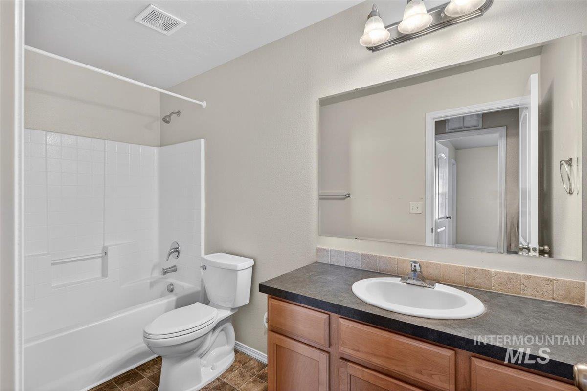 1555 Condor Dr., Middleton, Idaho 83644, 5 Bedrooms, 2.5 Bathrooms, Residential For Sale, Price $515,000,MLS 98984580
