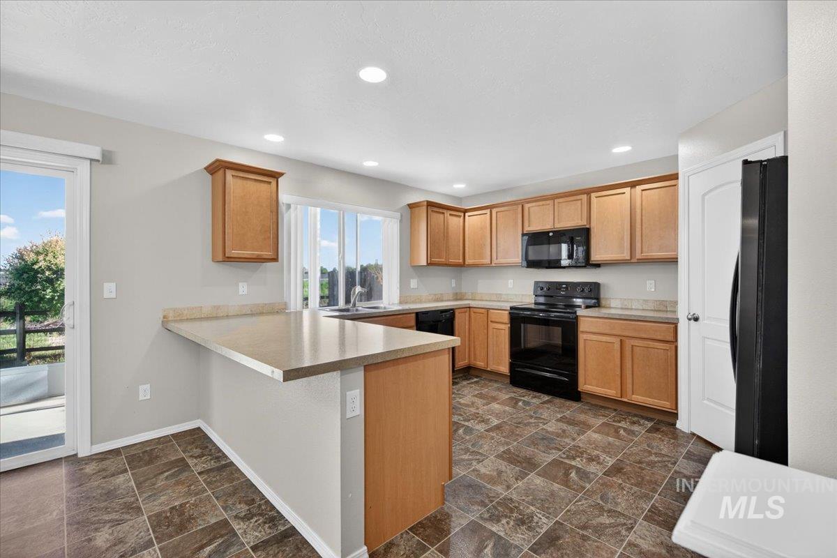 1555 Condor Dr., Middleton, Idaho 83644, 5 Bedrooms, 2.5 Bathrooms, Residential For Sale, Price $515,000,MLS 98984580