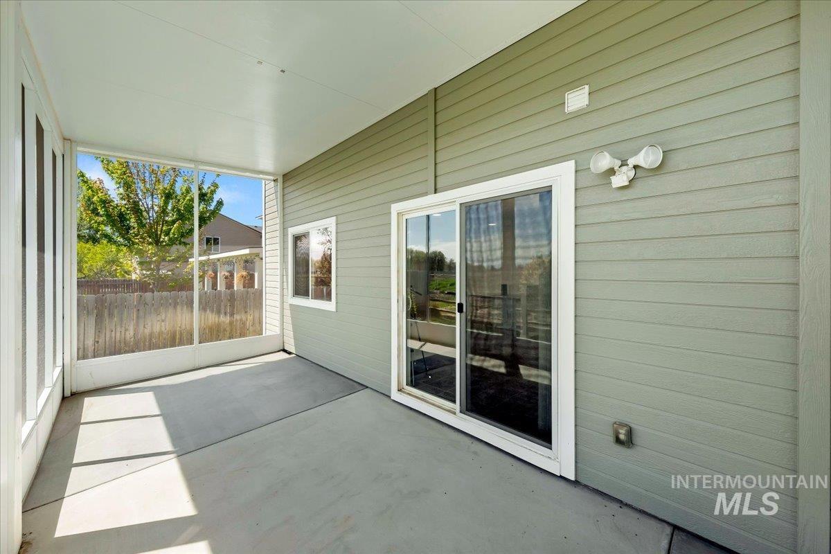 1555 Condor Dr., Middleton, Idaho 83644, 5 Bedrooms, 2.5 Bathrooms, Residential For Sale, Price $515,000,MLS 98984580