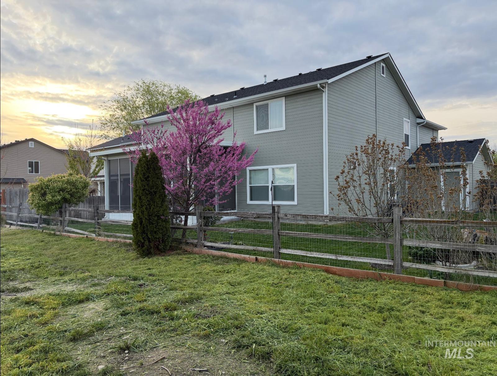 1555 Condor Dr., Middleton, Idaho 83644, 5 Bedrooms, 2.5 Bathrooms, Residential For Sale, Price $515,000,MLS 98984580