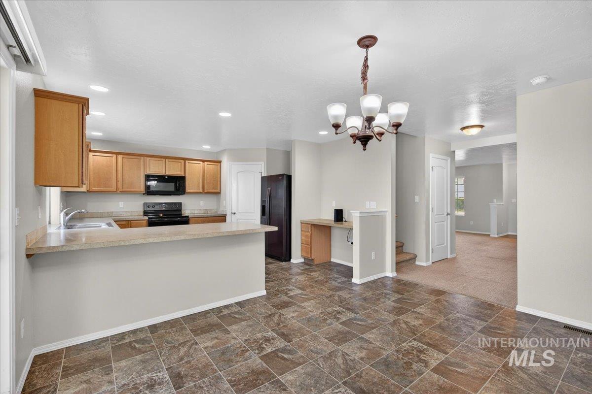 1555 Condor Dr., Middleton, Idaho 83644, 5 Bedrooms, 2.5 Bathrooms, Residential For Sale, Price $515,000,MLS 98984580
