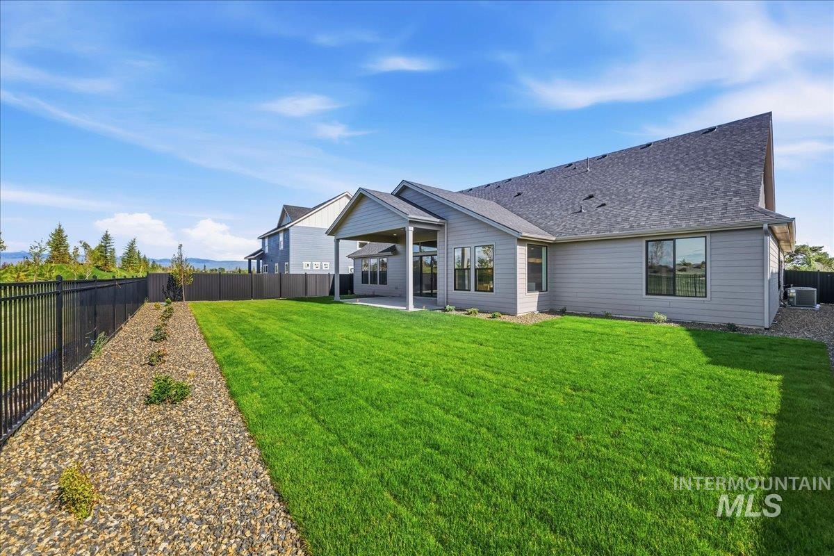 7542 W Flathead Lake St, Eagle, Idaho 83616, 4 Bedrooms, 3.5 Bathrooms, Residential For Sale, Price $1,099,900,MLS 98984581