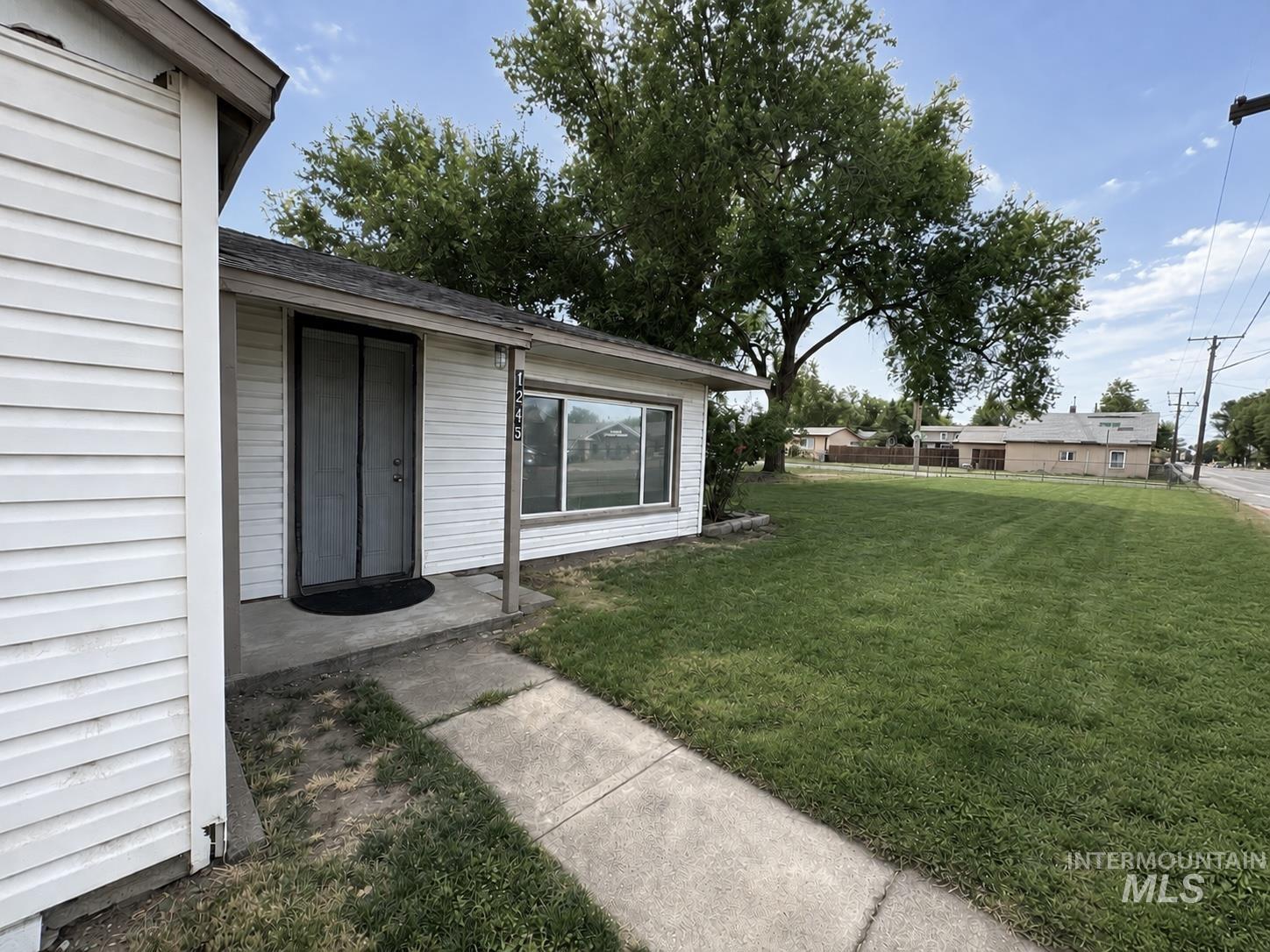 1245 American Legion Blvd, Mountain Home, Idaho 83647, 2 Bedrooms, 1 Bathroom, Residential For Sale, Price $262,900,MLS 98984588