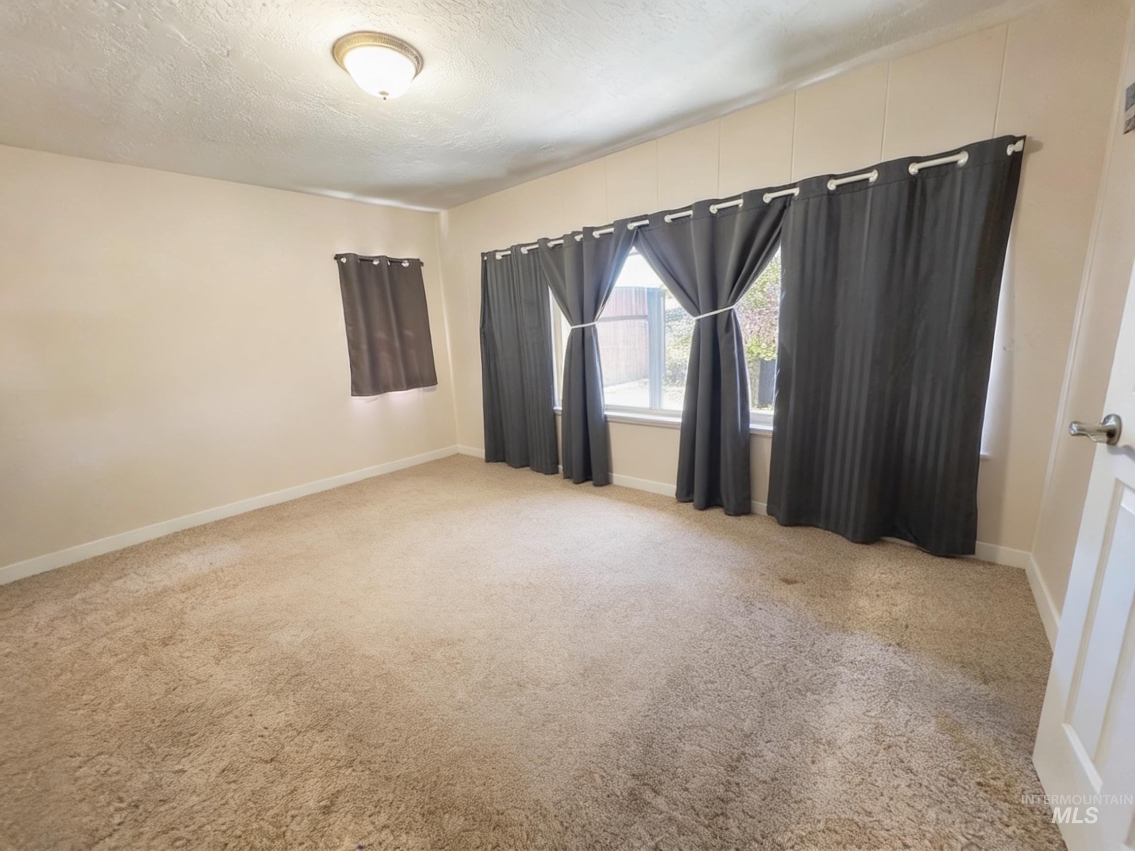 1245 American Legion Blvd, Mountain Home, Idaho 83647, 2 Bedrooms, 1 Bathroom, Residential For Sale, Price $269,900, 98984588