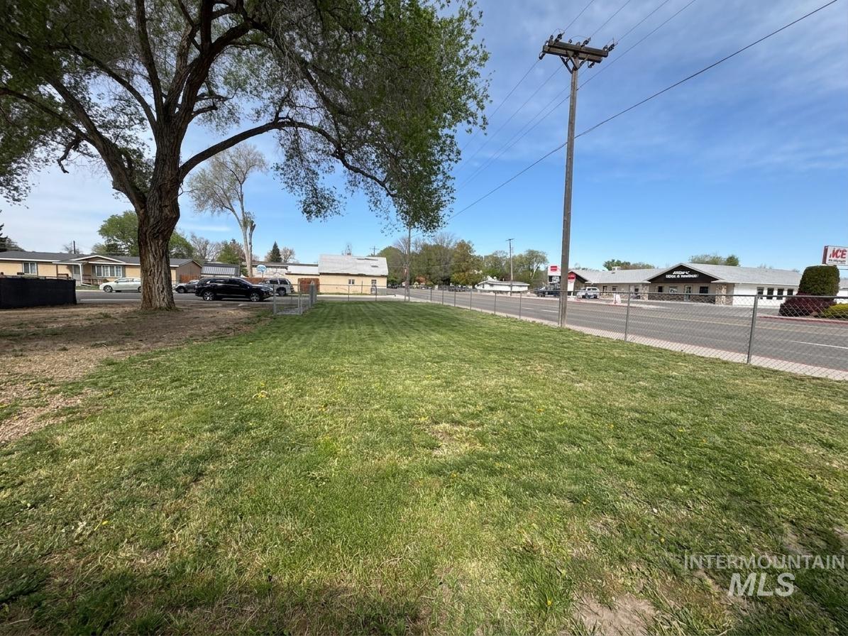 1245 American Legion Blvd, Mountain Home, Idaho 83647, 2 Bedrooms, 1 Bathroom, Residential For Sale, Price $269,900, 98984588