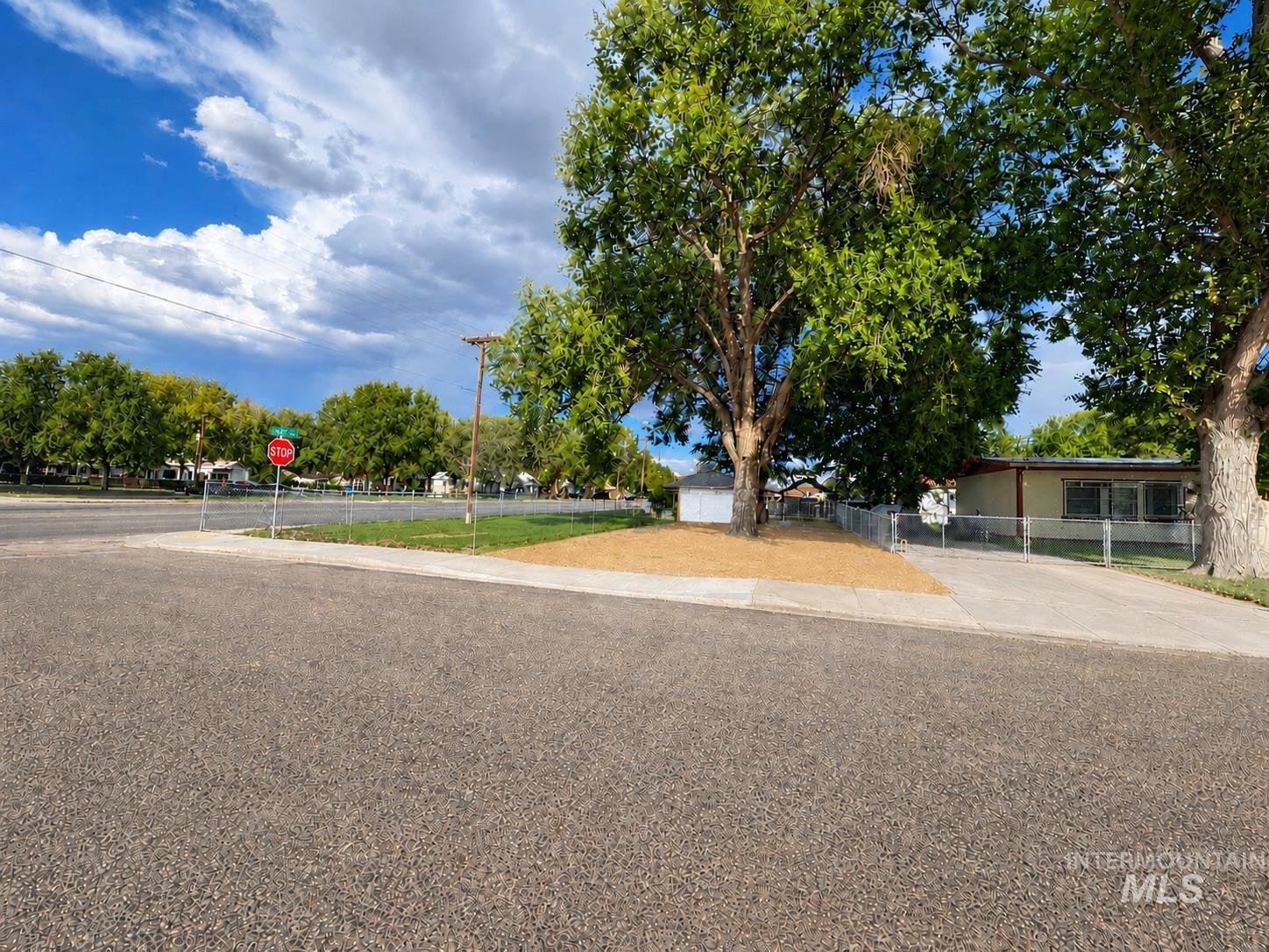 1245 American Legion Blvd, Mountain Home, Idaho 83647, 2 Bedrooms, 1 Bathroom, Residential For Sale, Price $262,900,MLS 98984588