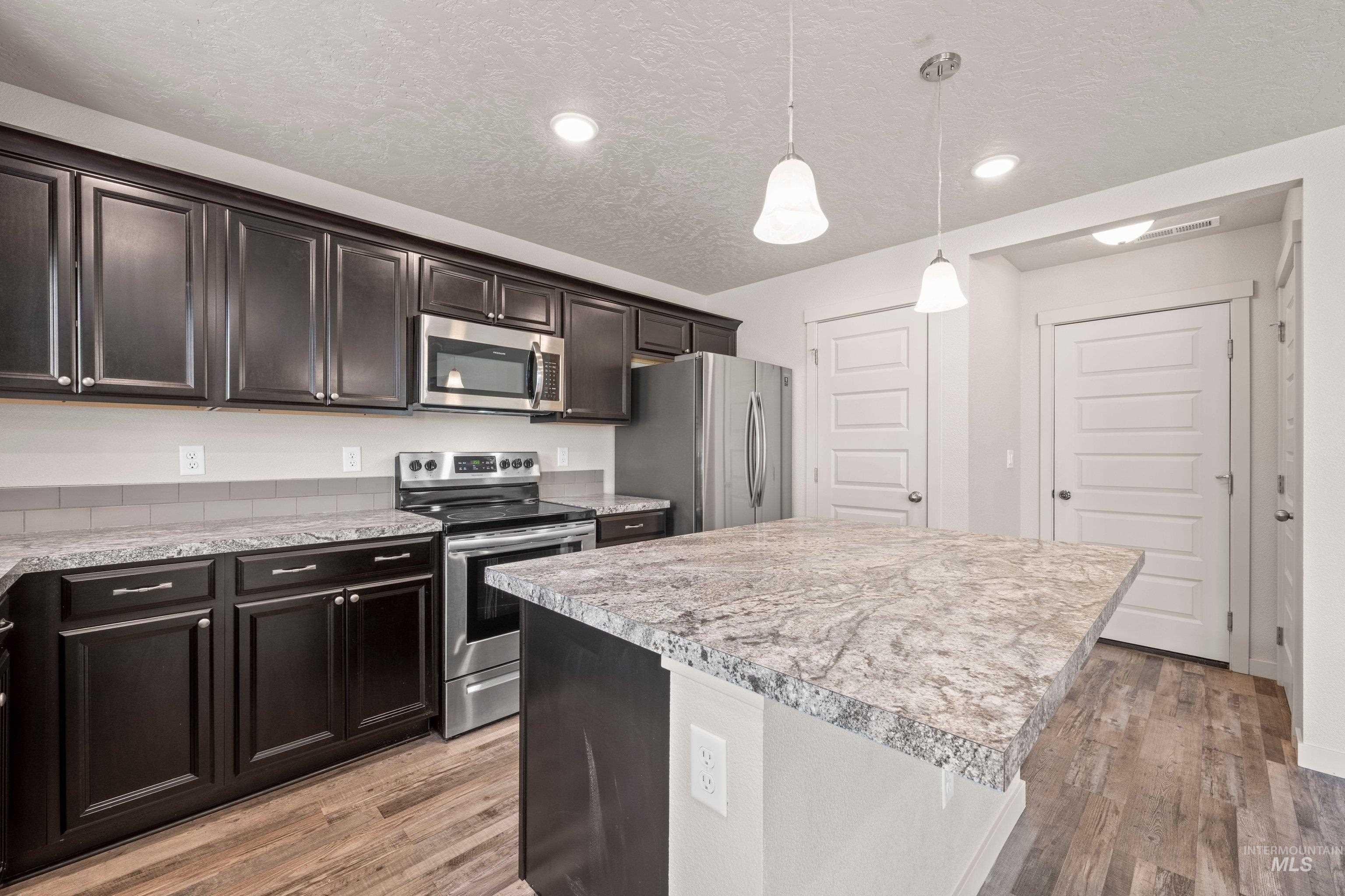 10804 W Goldenspire Dr, Boise, Idaho 83709, 3 Bedrooms, 2.5 Bathrooms, Residential For Sale, Price $460,000, 98984589