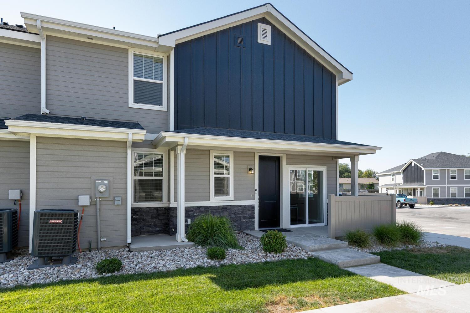 2316 E Spice Loop, Nampa, Idaho 83651, 3 Bedrooms, 3 Bathrooms, Residential For Sale, Price $329,900, 98984591