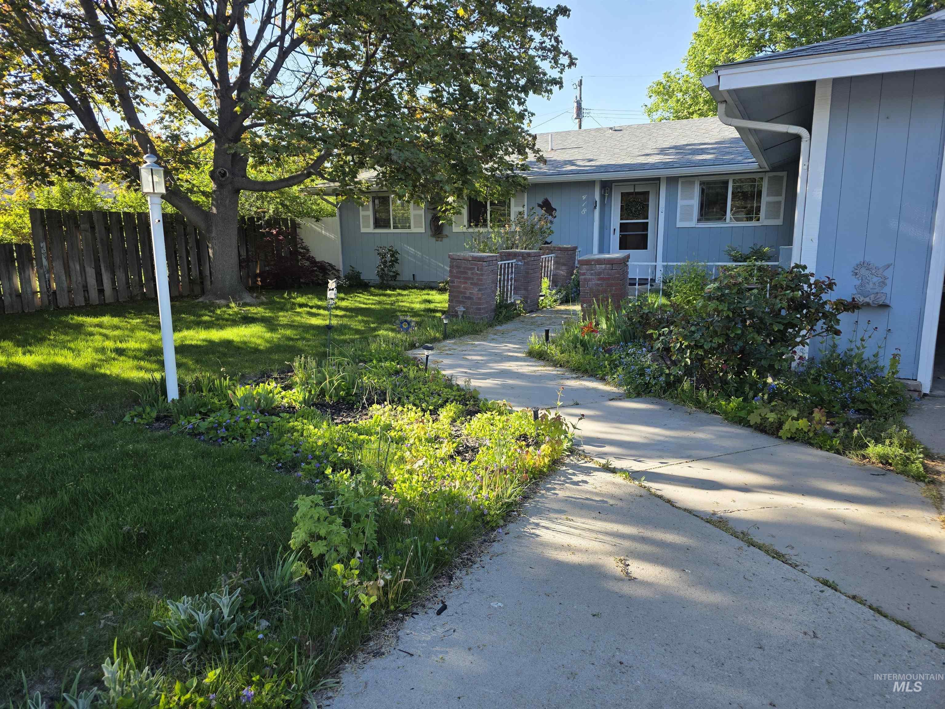 418 W Maple St, Caldwell, Idaho 83605, 3 Bedrooms, 2 Bathrooms, Residential For Sale, Price $358,000, 98984594