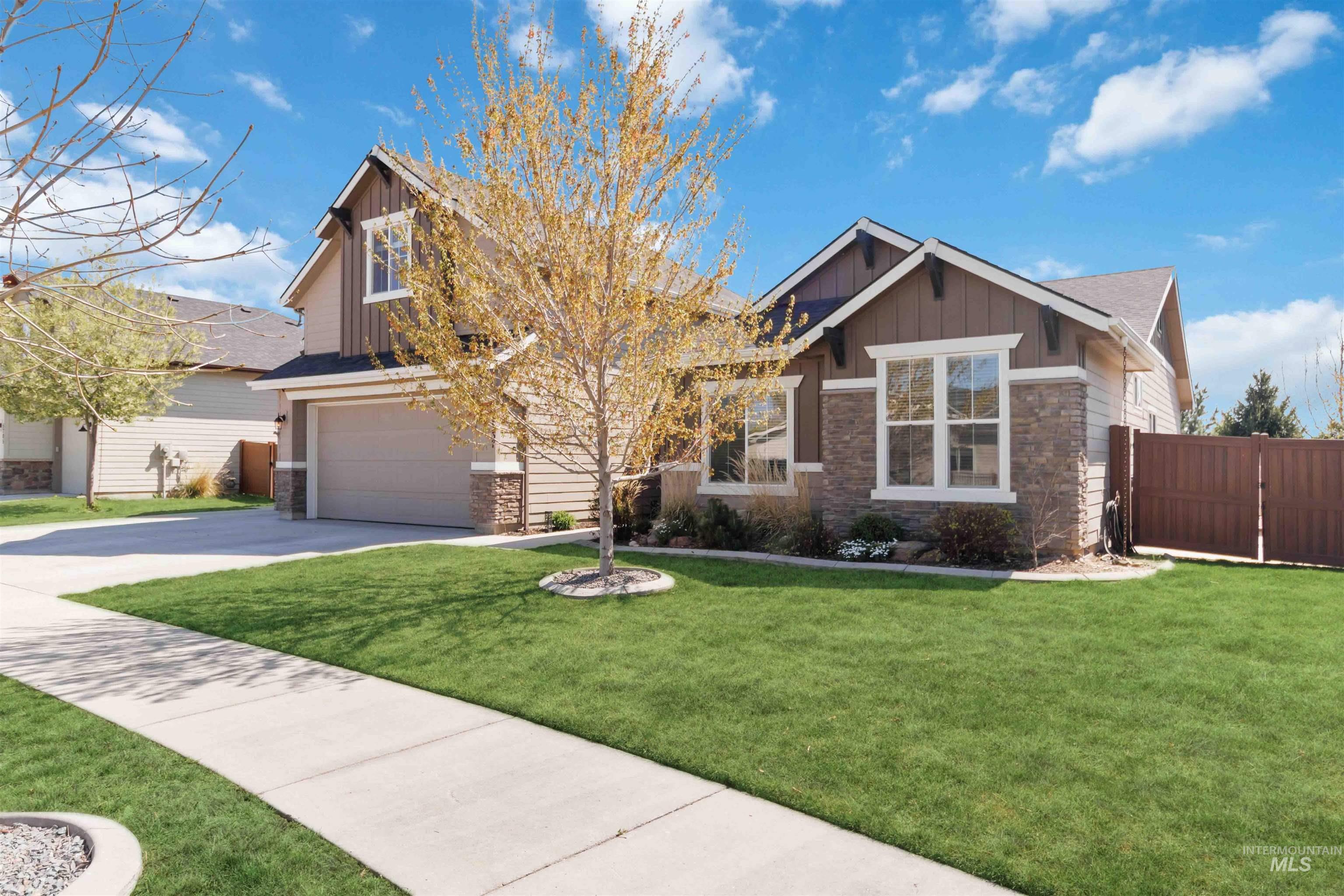 5737 W Donatella St, Eagle, Idaho 83616-7327, 4 Bedrooms, 3 Bathrooms, Residential For Sale, Price $775,000,MLS 98984596