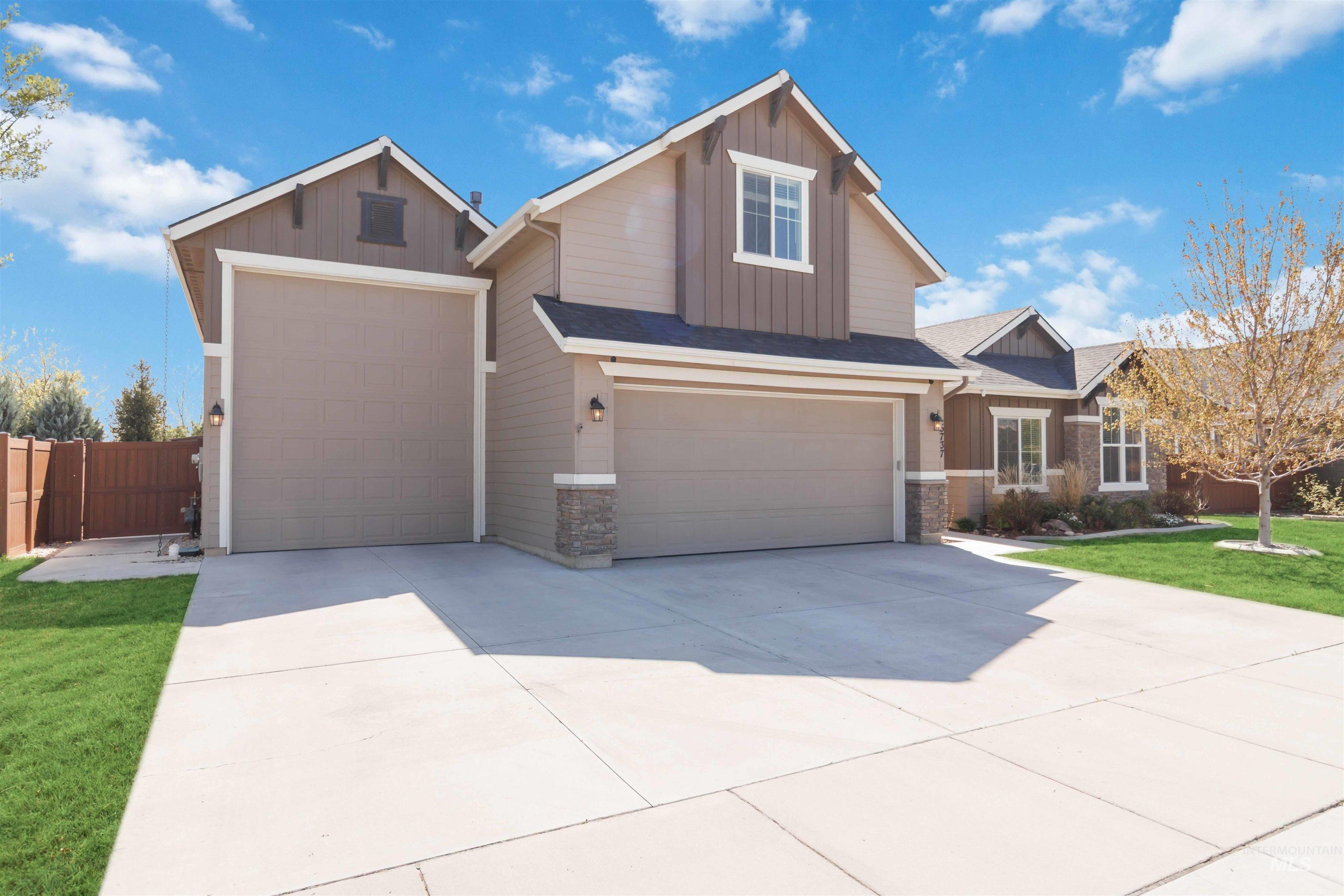 5737 W Donatella St, Eagle, Idaho 83616-7327, 4 Bedrooms, 3 Bathrooms, Residential For Sale, Price $775,000,MLS 98984596