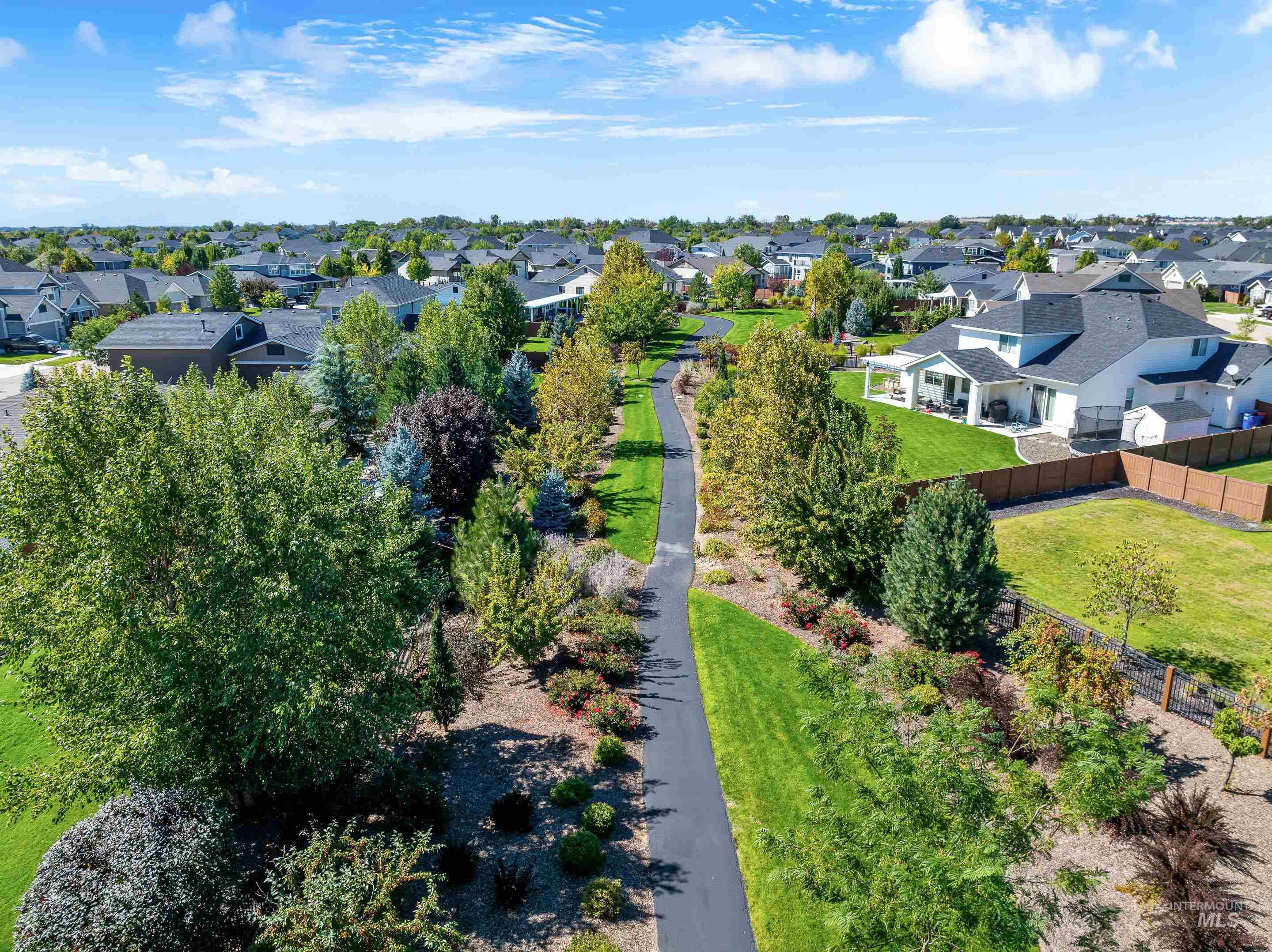 5737 W Donatella St, Eagle, Idaho 83616-7327, 4 Bedrooms, 3 Bathrooms, Residential For Sale, Price $775,000,MLS 98984596