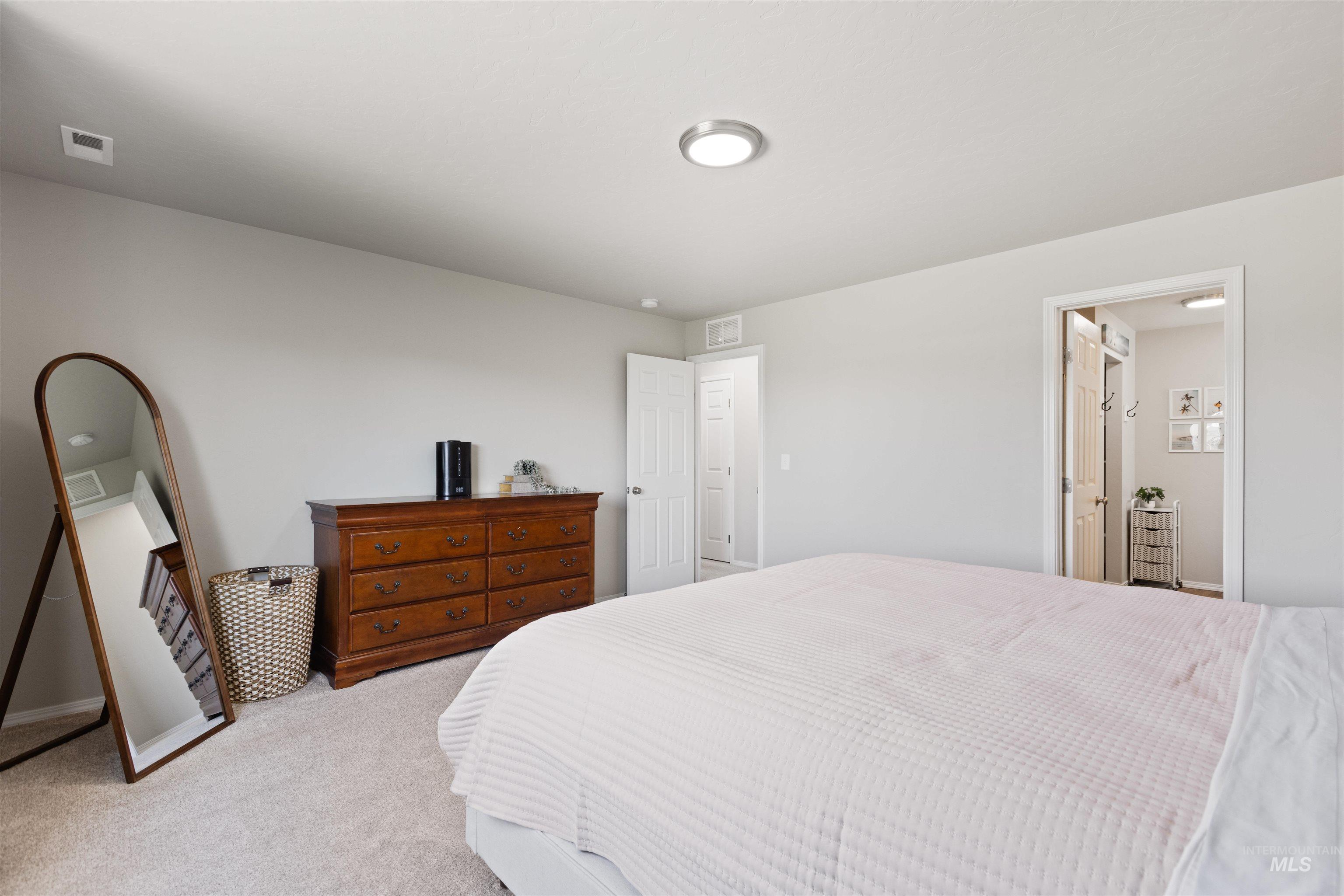 19579 Newhall Pl, Caldwell, Idaho 83605, 4 Bedrooms, 2 Bathrooms, Residential For Sale, Price $415,000,MLS 98984598