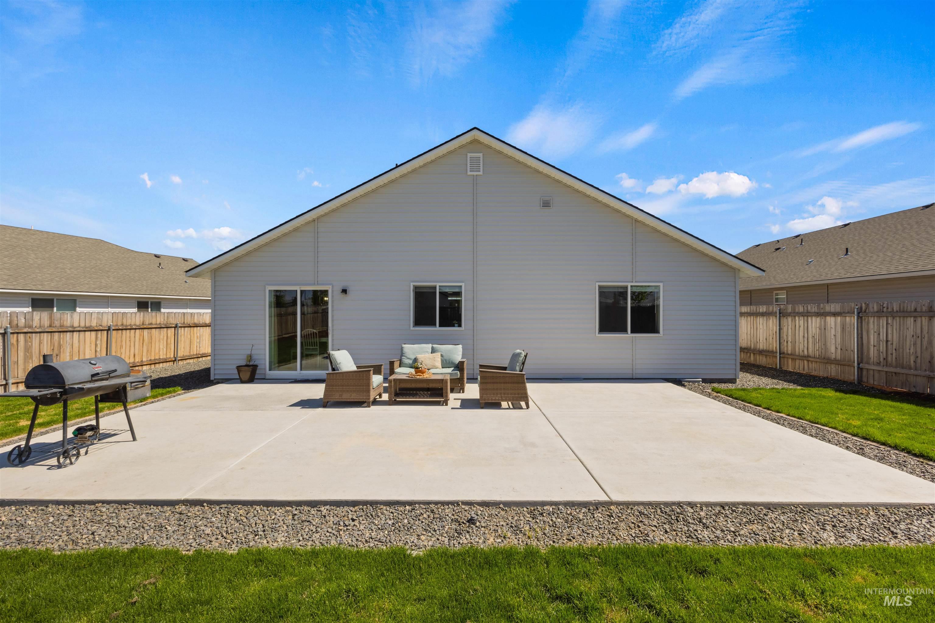 19579 Newhall Pl, Caldwell, Idaho 83605, 4 Bedrooms, 2 Bathrooms, Residential For Sale, Price $415,000,MLS 98984598
