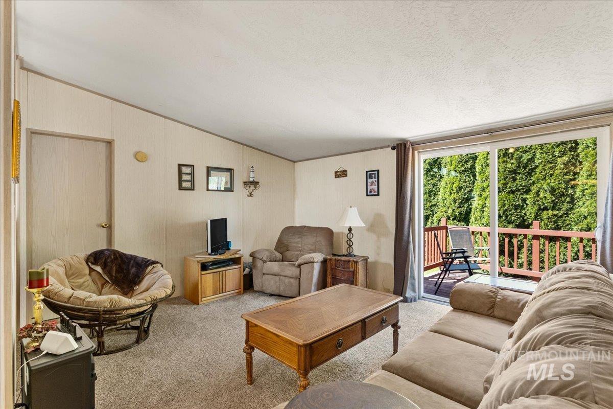 2206 W Oxford Circle, Coeur d'Alene, Idaho 83815, 3 Bedrooms, 2 Bathrooms, Residential For Sale, Price $130,000, 98984601