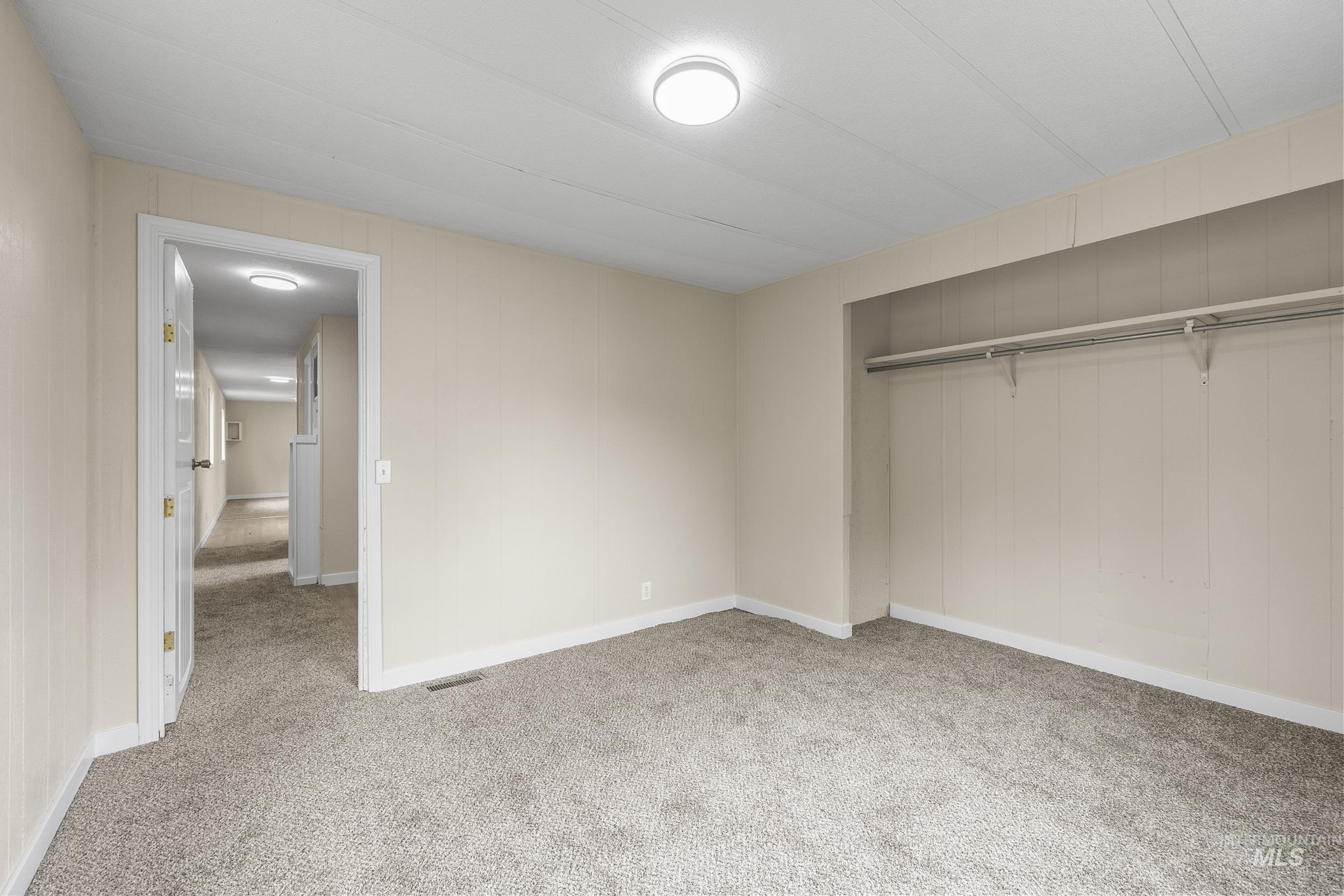 16581 N White Pine St, Caldwell, Idaho 83651, 3 Bedrooms, 1 Bathroom, Residential For Sale, Price $69,000, 98984604