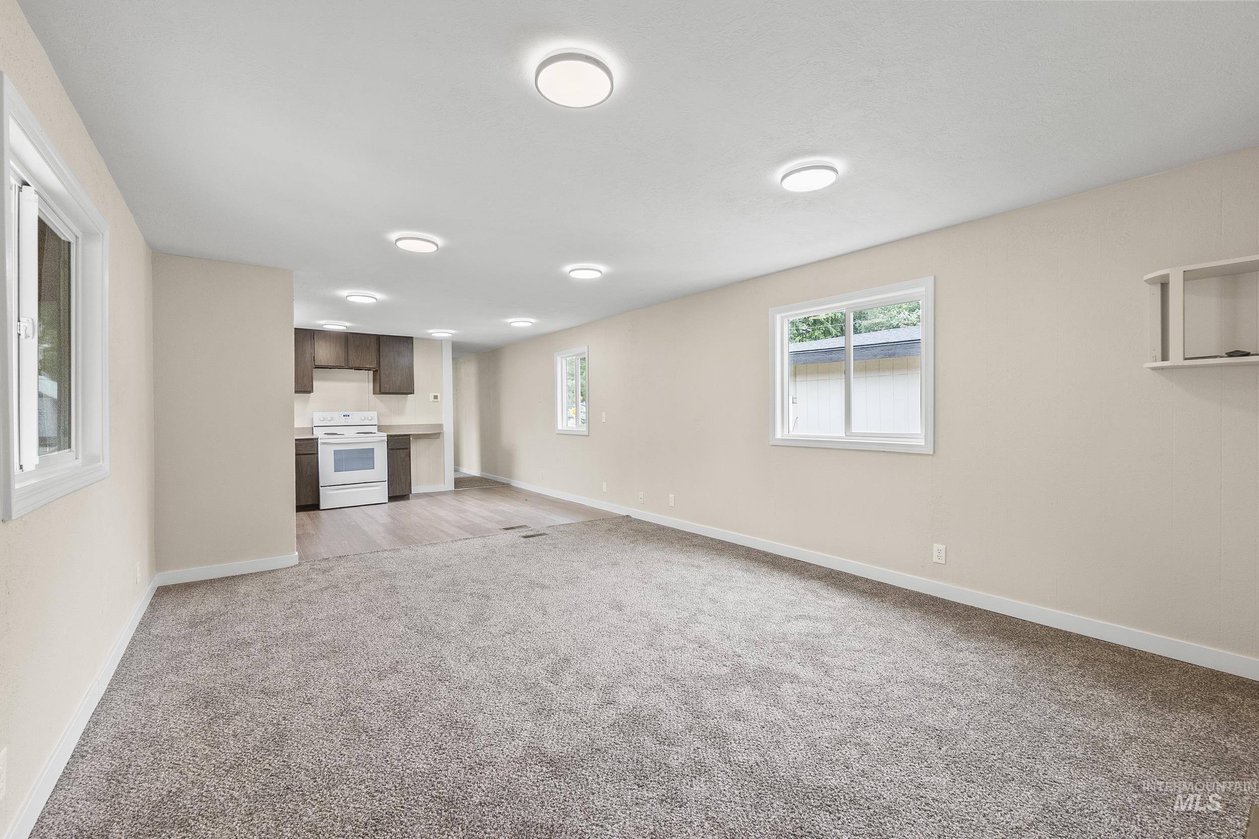 16581 N White Pine St, Caldwell, Idaho 83651, 3 Bedrooms, 1 Bathroom, Residential For Sale, Price $69,000, 98984604