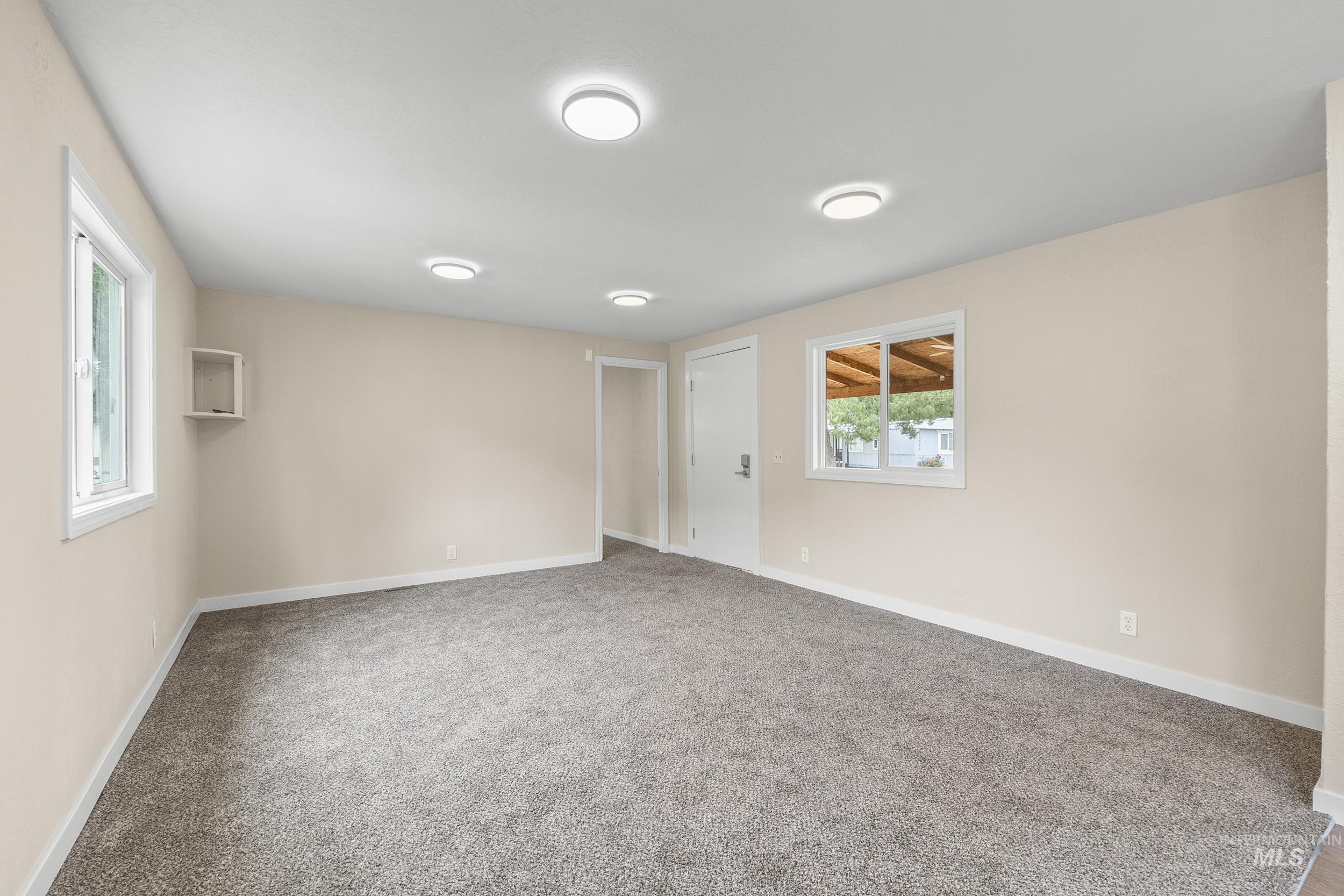 16581 N White Pine St, Caldwell, Idaho 83651, 3 Bedrooms, 1 Bathroom, Residential For Sale, Price $69,000, 98984604