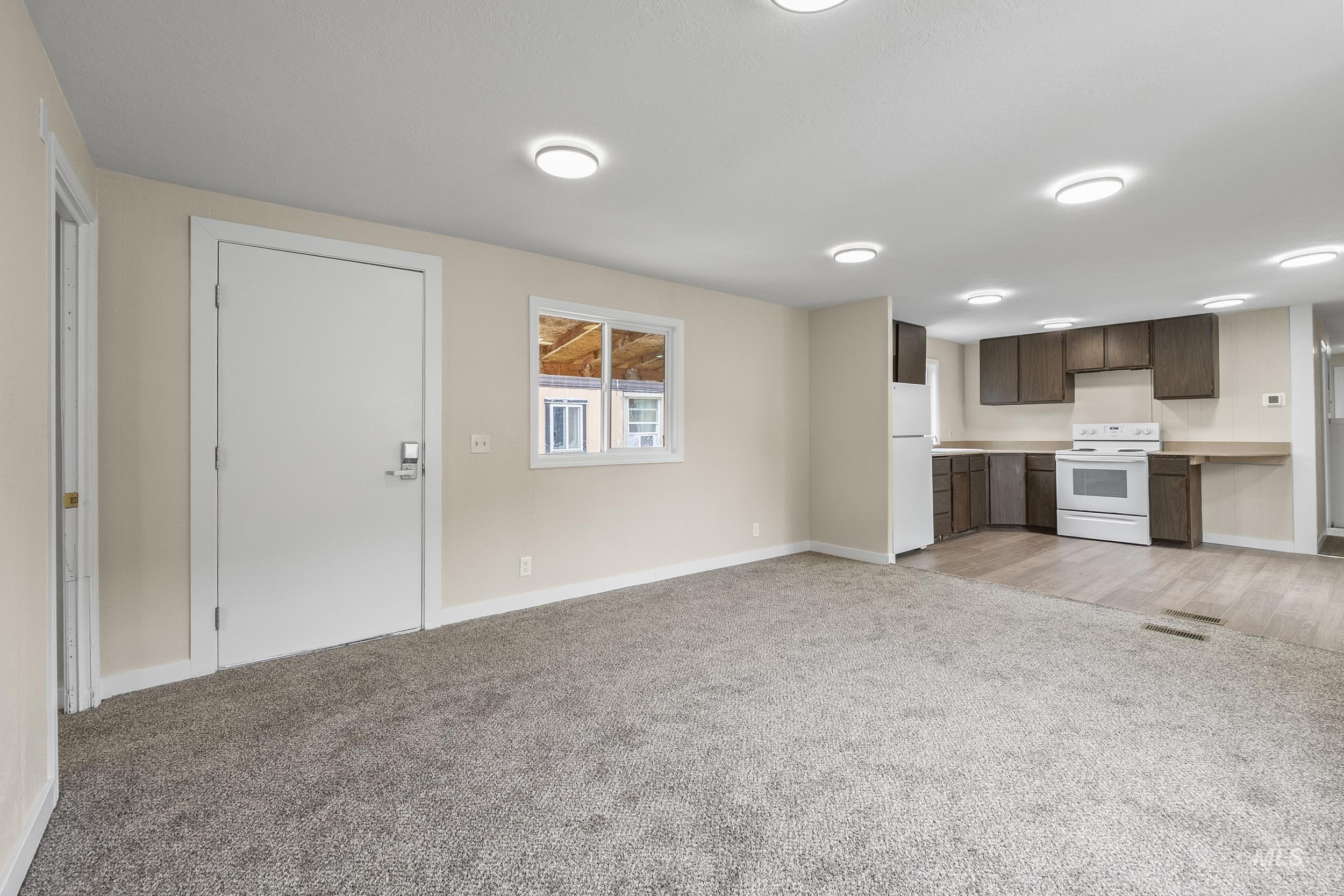 16581 N White Pine St, Caldwell, Idaho 83651, 3 Bedrooms, 1 Bathroom, Residential For Sale, Price $69,000, 98984604