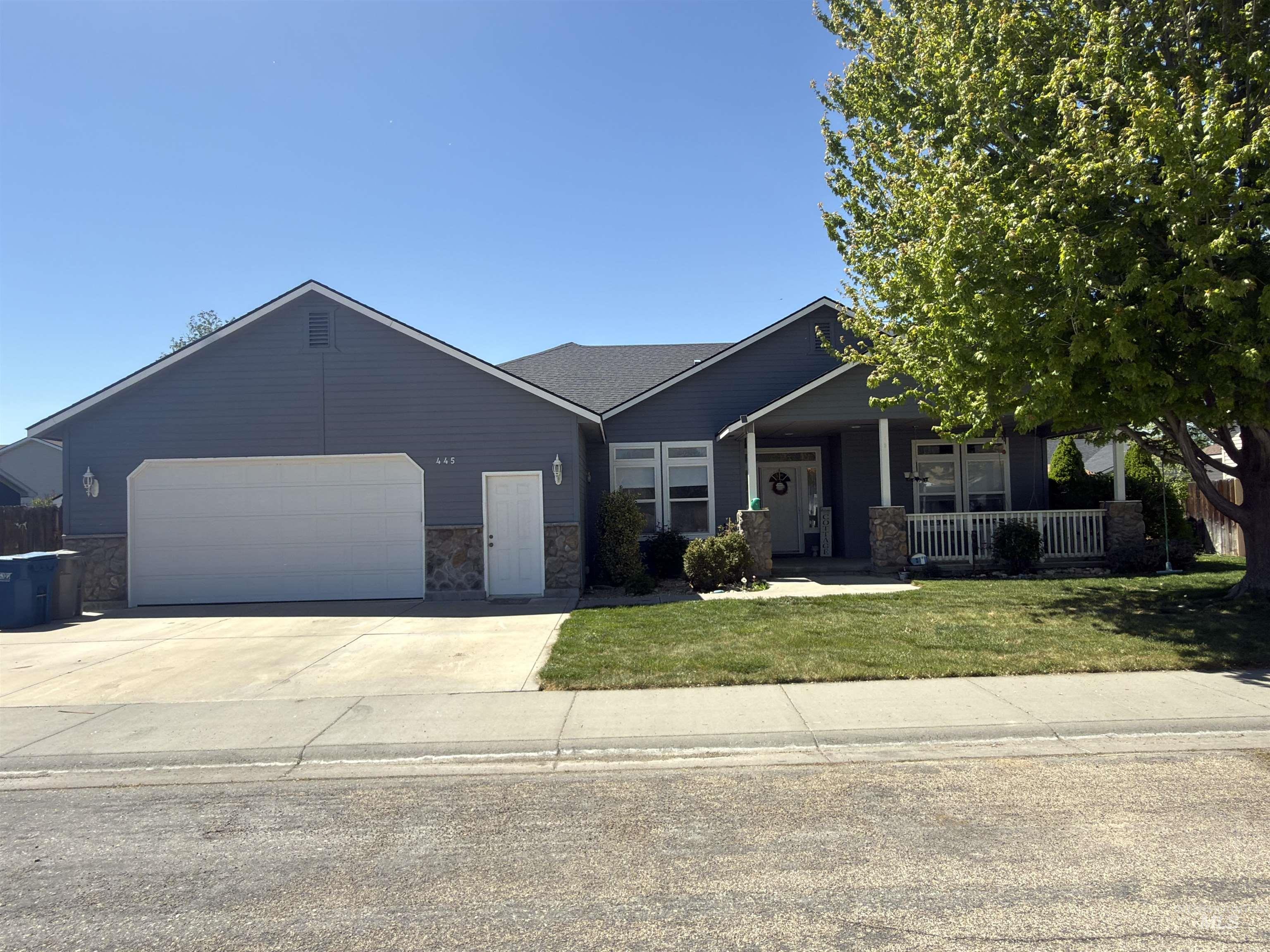 445 NW Jerome, Mountain Home, Idaho 83647, 3 Bedrooms, 2 Bathrooms, Residential For Sale, Price $375,000,MLS 98984605