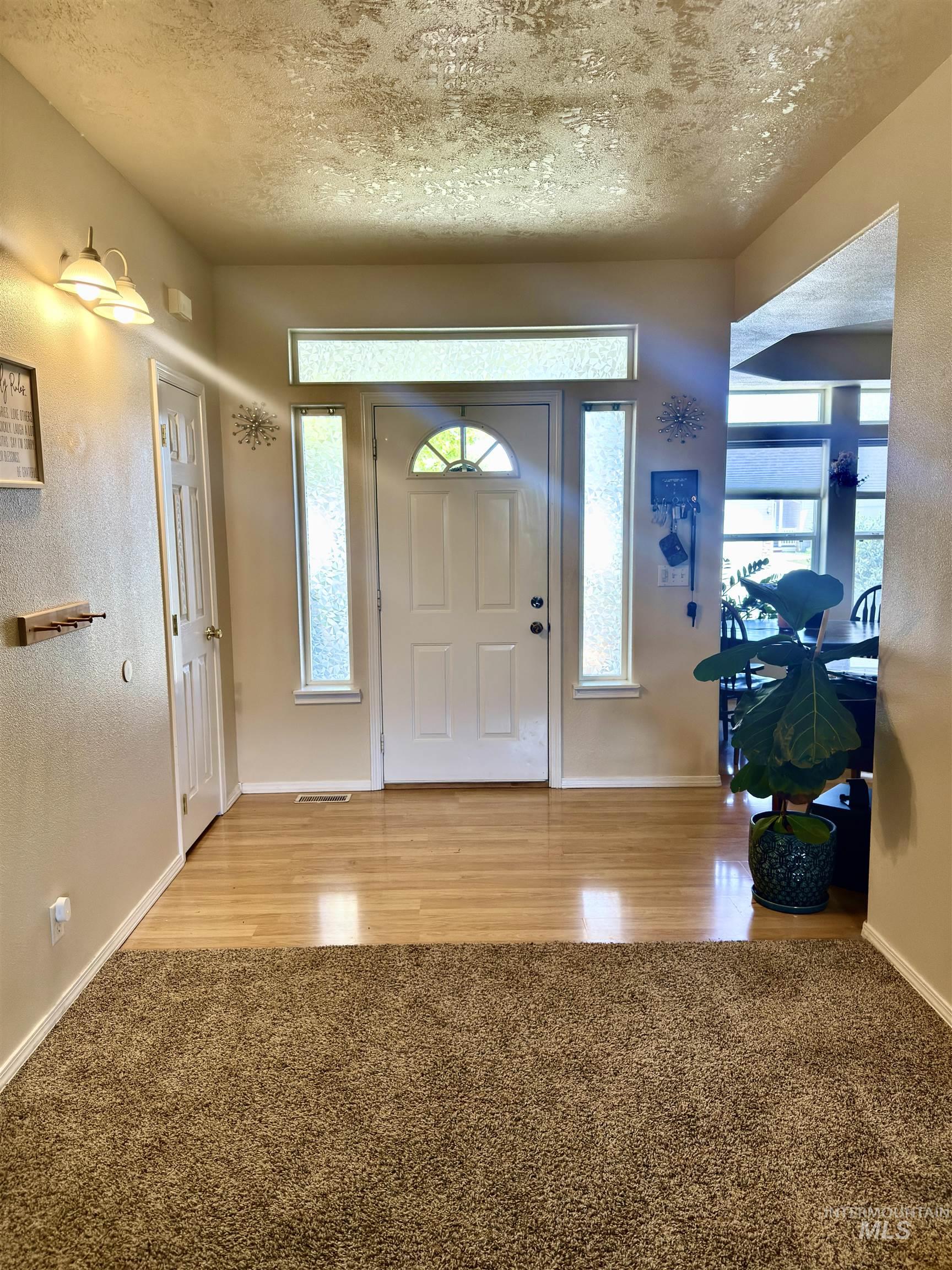 445 NW Jerome, Mountain Home, Idaho 83647, 3 Bedrooms, 2 Bathrooms, Residential For Sale, Price $375,000,MLS 98984605