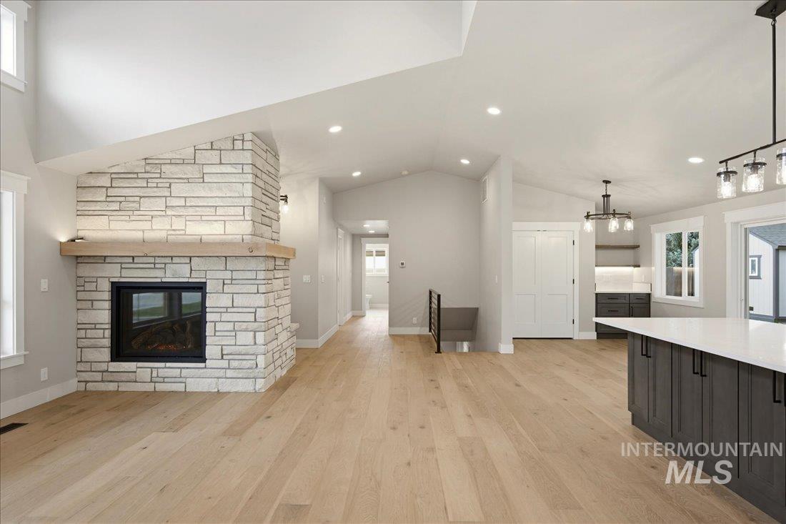 5231 N Sorrento Dr, Boise, Idaho 83704, 4 Bedrooms, 4.5 Bathrooms, Residential For Sale, Price $1,195,900, 98984607