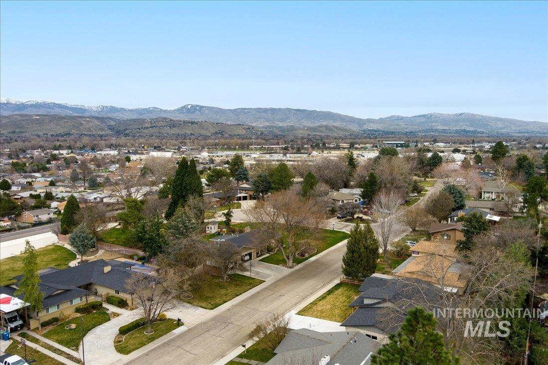 5231 N Sorrento Dr, Boise, Idaho 83704, 4 Bedrooms, 4.5 Bathrooms, Residential For Sale, Price $1,195,900, 98984607