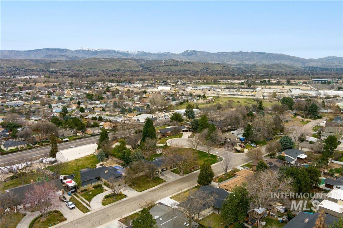 5231 N Sorrento Dr, Boise, Idaho 83704, 4 Bedrooms, 4.5 Bathrooms, Residential For Sale, Price $1,195,900, 98984607