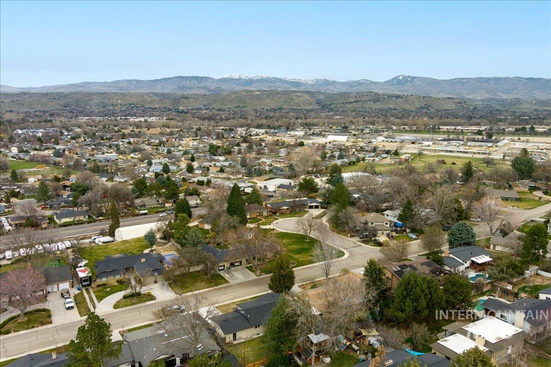 5231 N Sorrento Dr, Boise, Idaho 83704, 4 Bedrooms, 4.5 Bathrooms, Residential For Sale, Price $1,195,900, 98984607